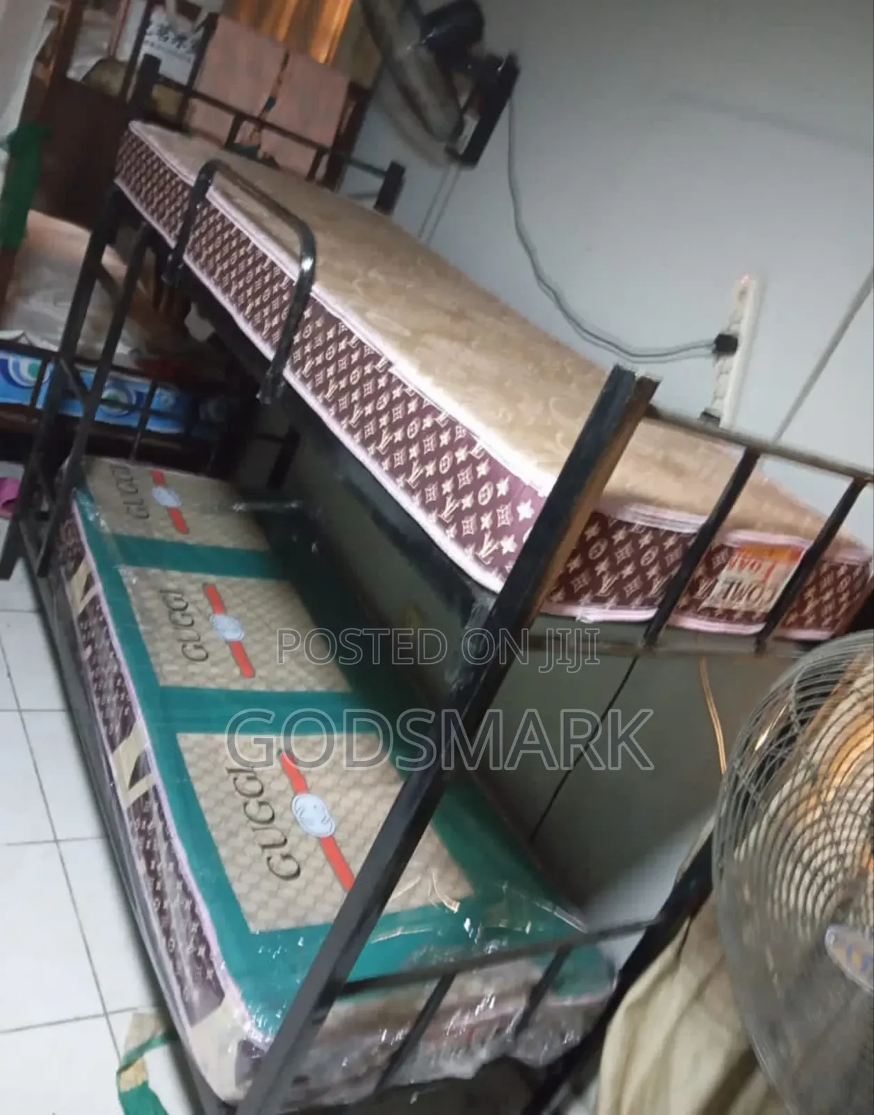 Strong Metal Bunk Bed With 2 Mattresses as a Set 6*3 Ft)