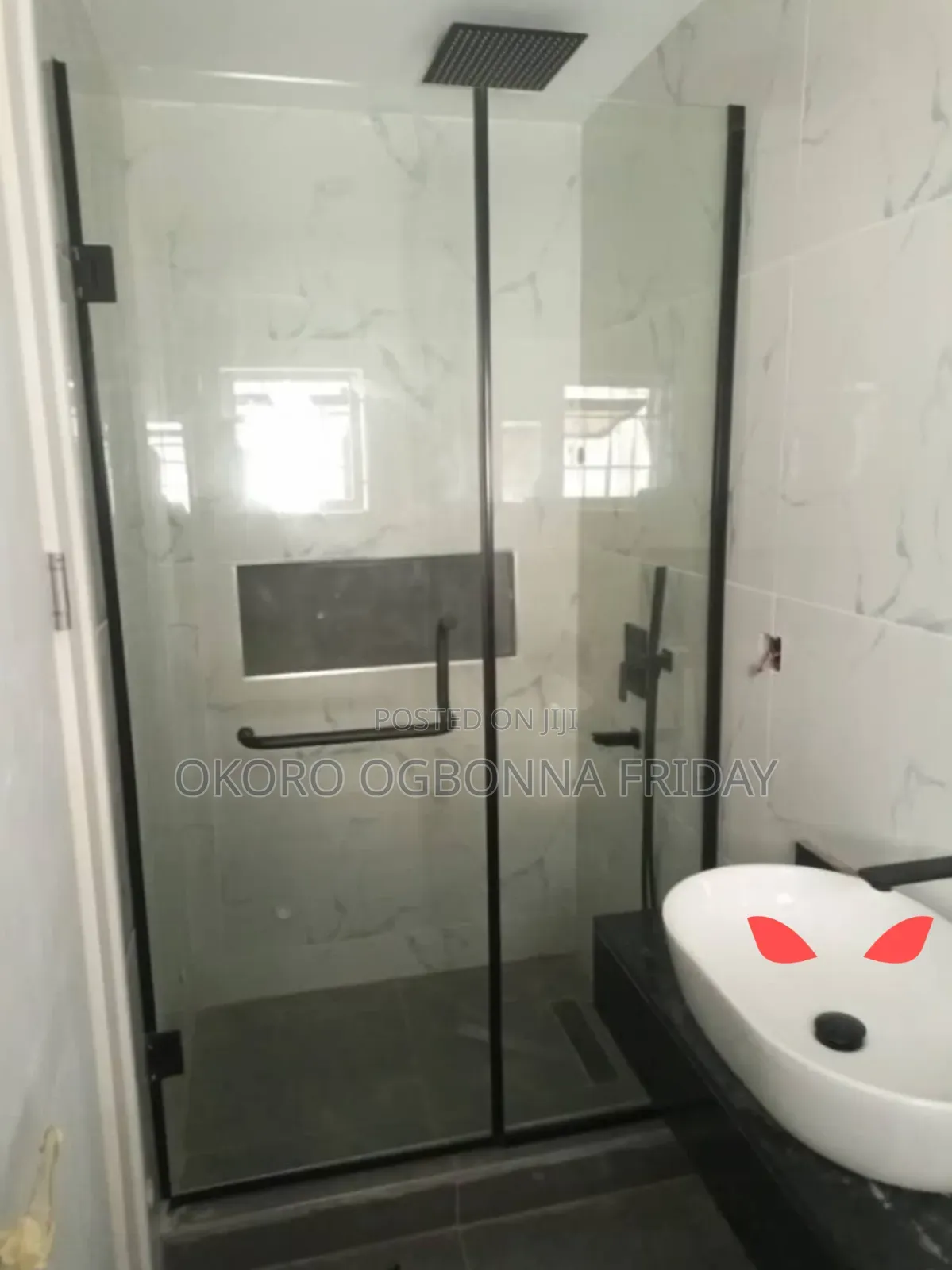 Occasion Shower Cubicle