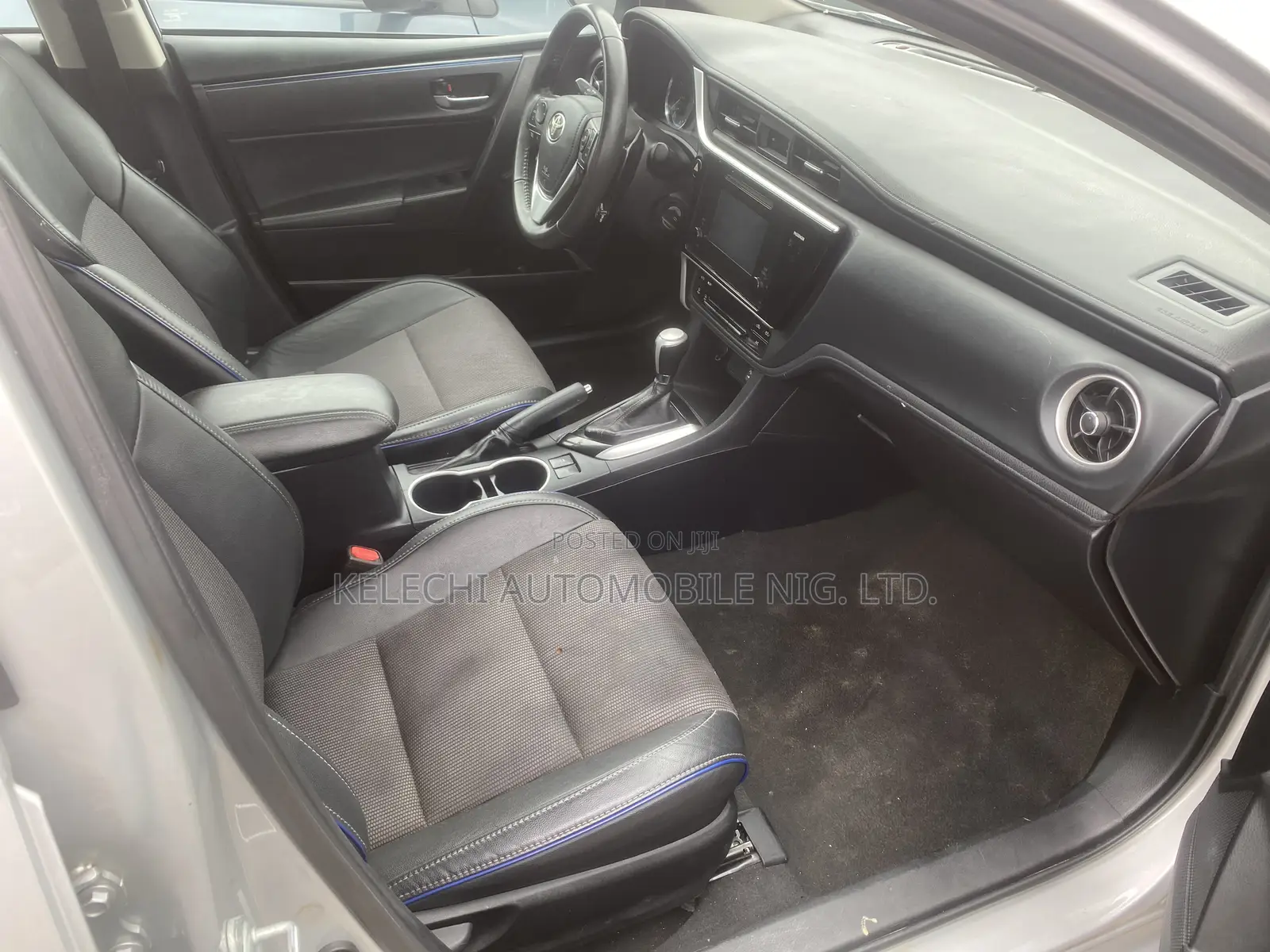 Toyota Corolla SE 4dr Sedan (1.8L 4cyl Manual) 2017 Silver