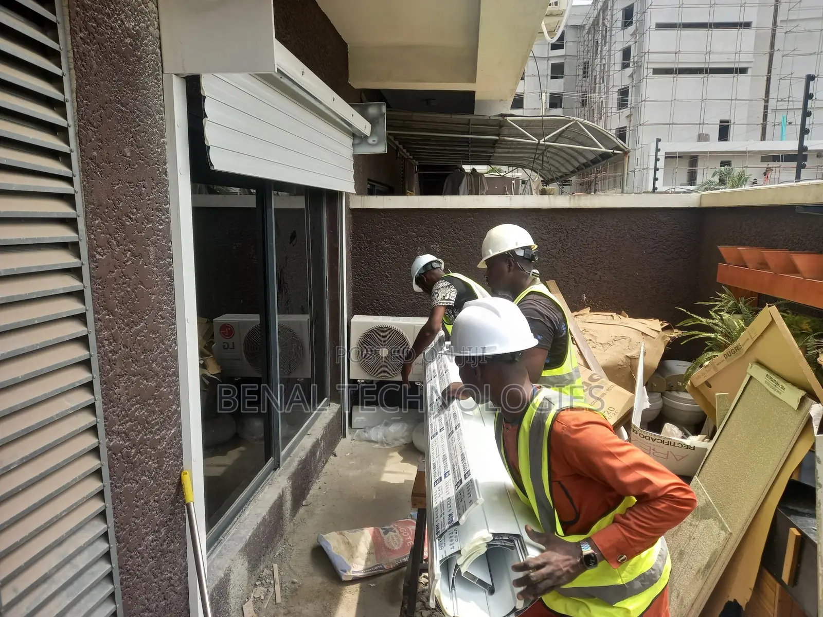 Sturdy Roller Units for Improved Door Safety