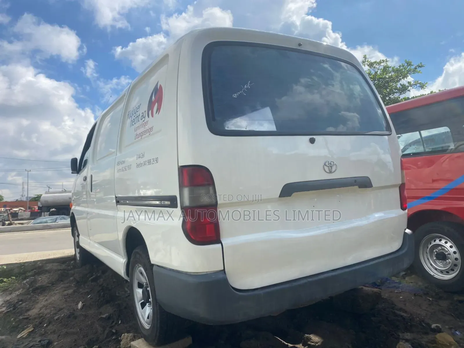 Toyota HiAce 2007 White