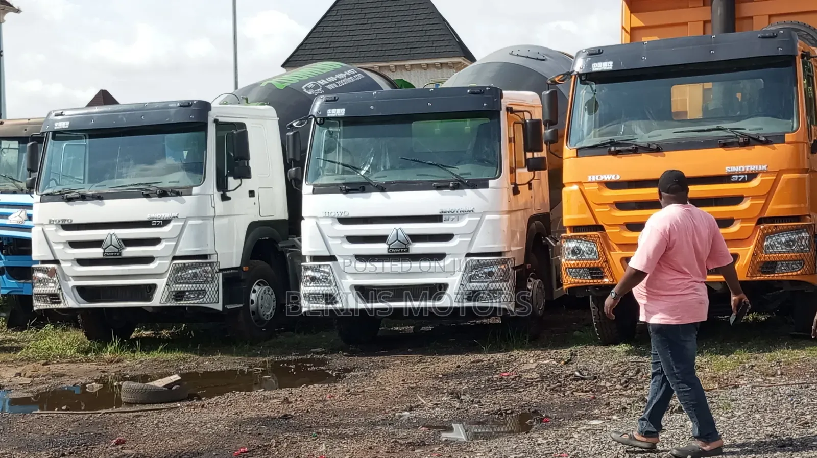 Foreign Used Yellow China Howo Truck