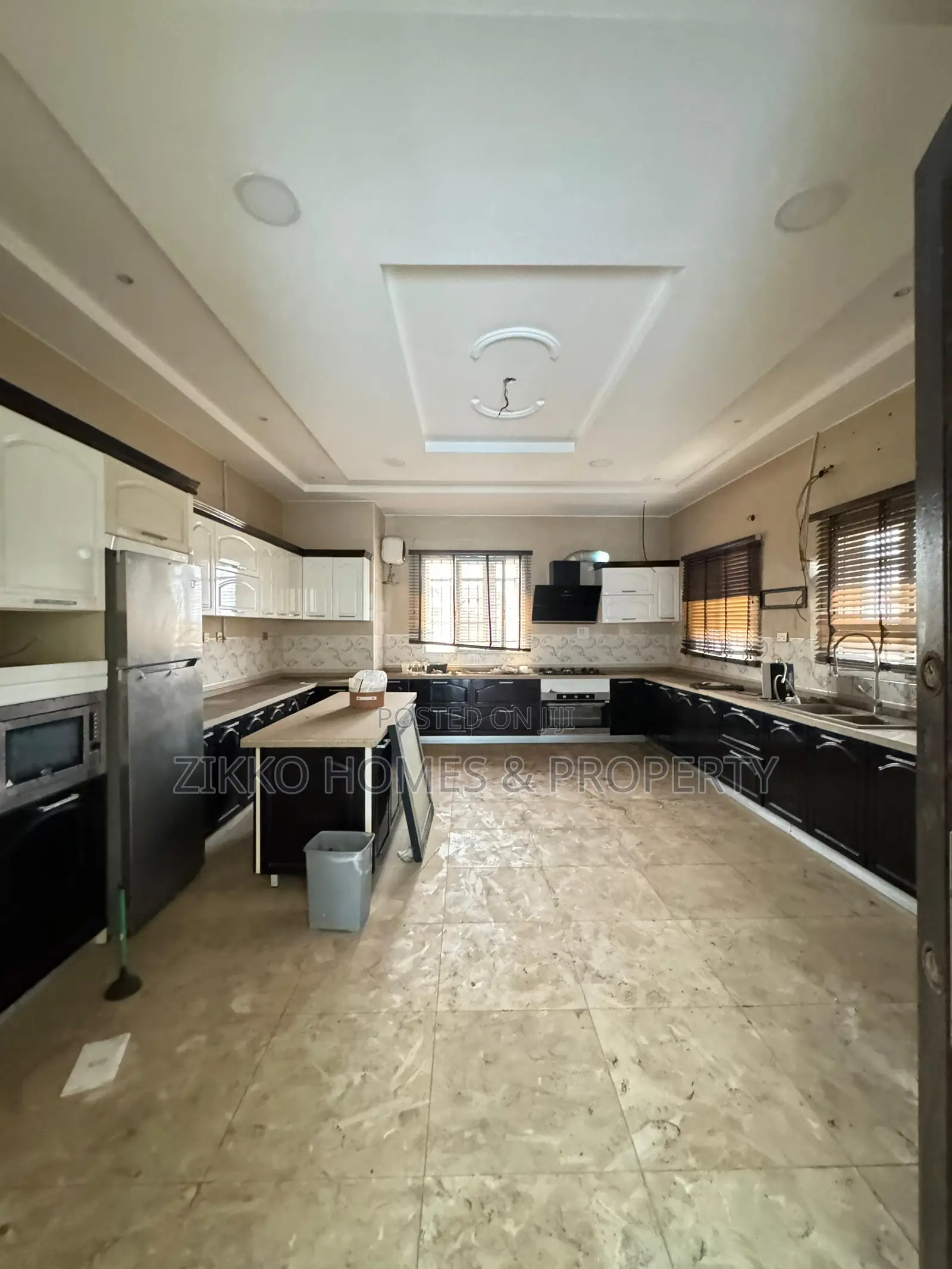 Furnished 6bdrm Duplex in Lekki Phase 1 for sale