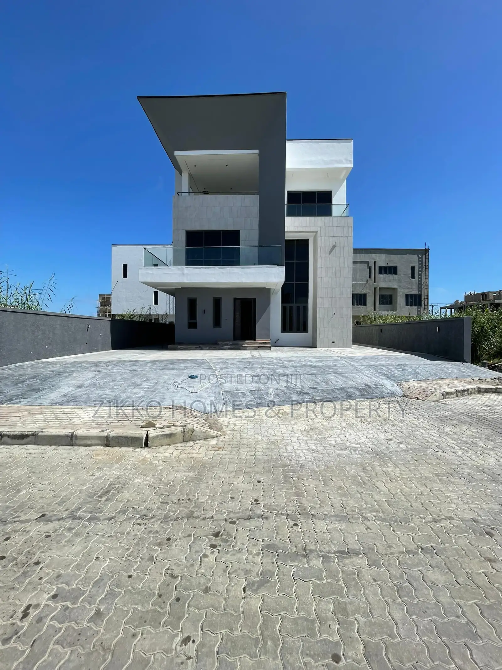 Furnished 5bdrm Duplex in Ikate for sale