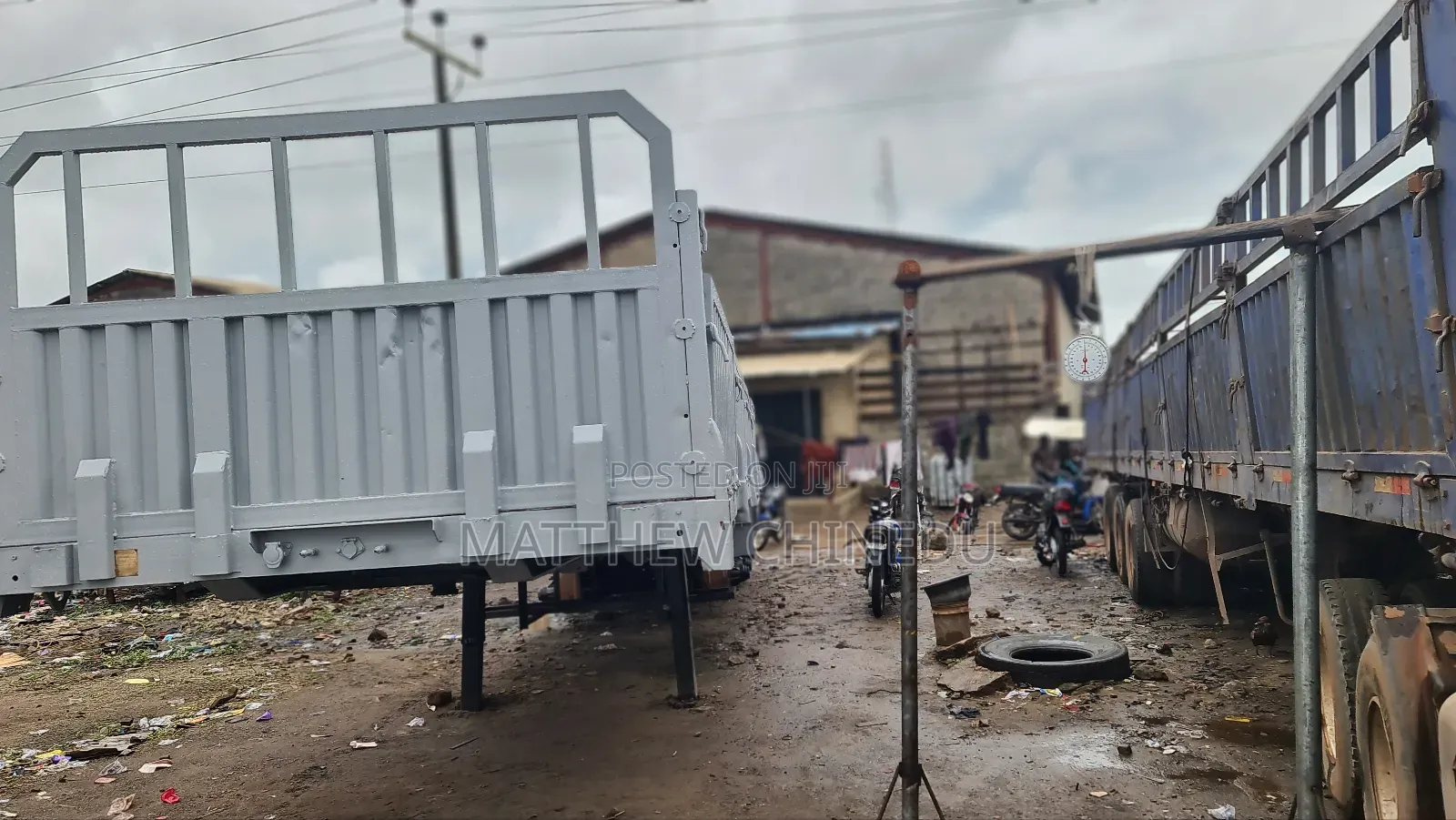 Clean 40 Feet Trailer Bucket Available for Sale