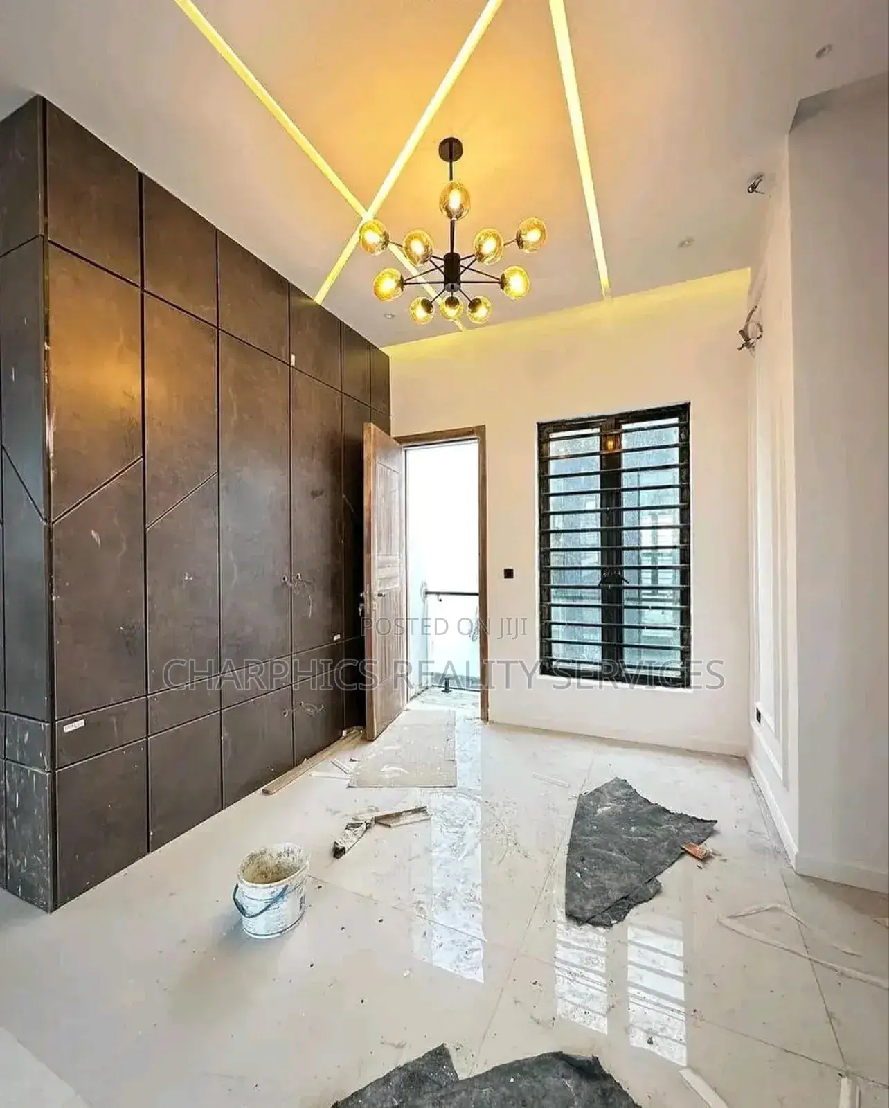 5bdrm Duplex in Ikota for sale