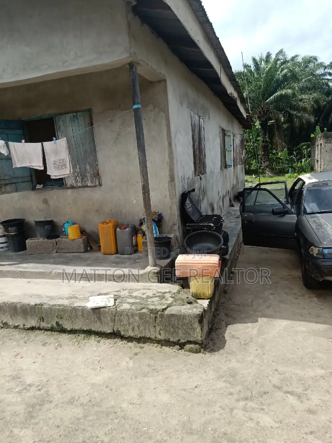 8bdrm Room & Parlour in Tako 3, Ajarah, Badagry / Badagry for sale