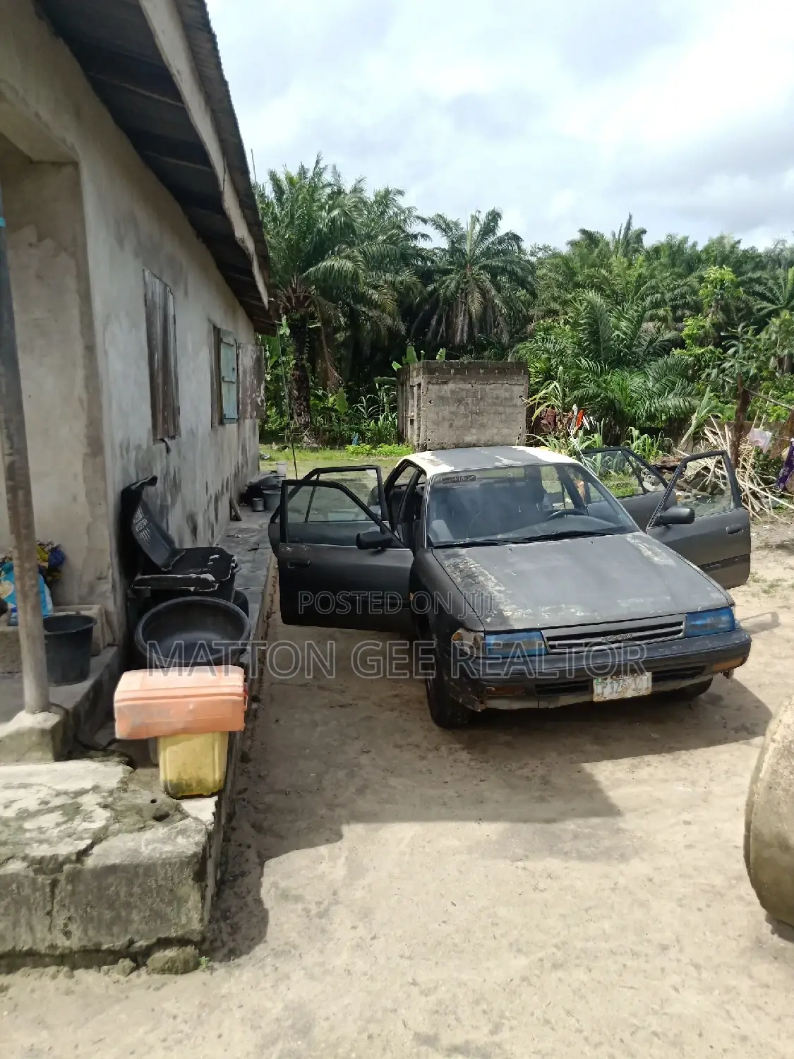 8bdrm Room & Parlour in Tako 3, Ajarah, Badagry / Badagry for sale