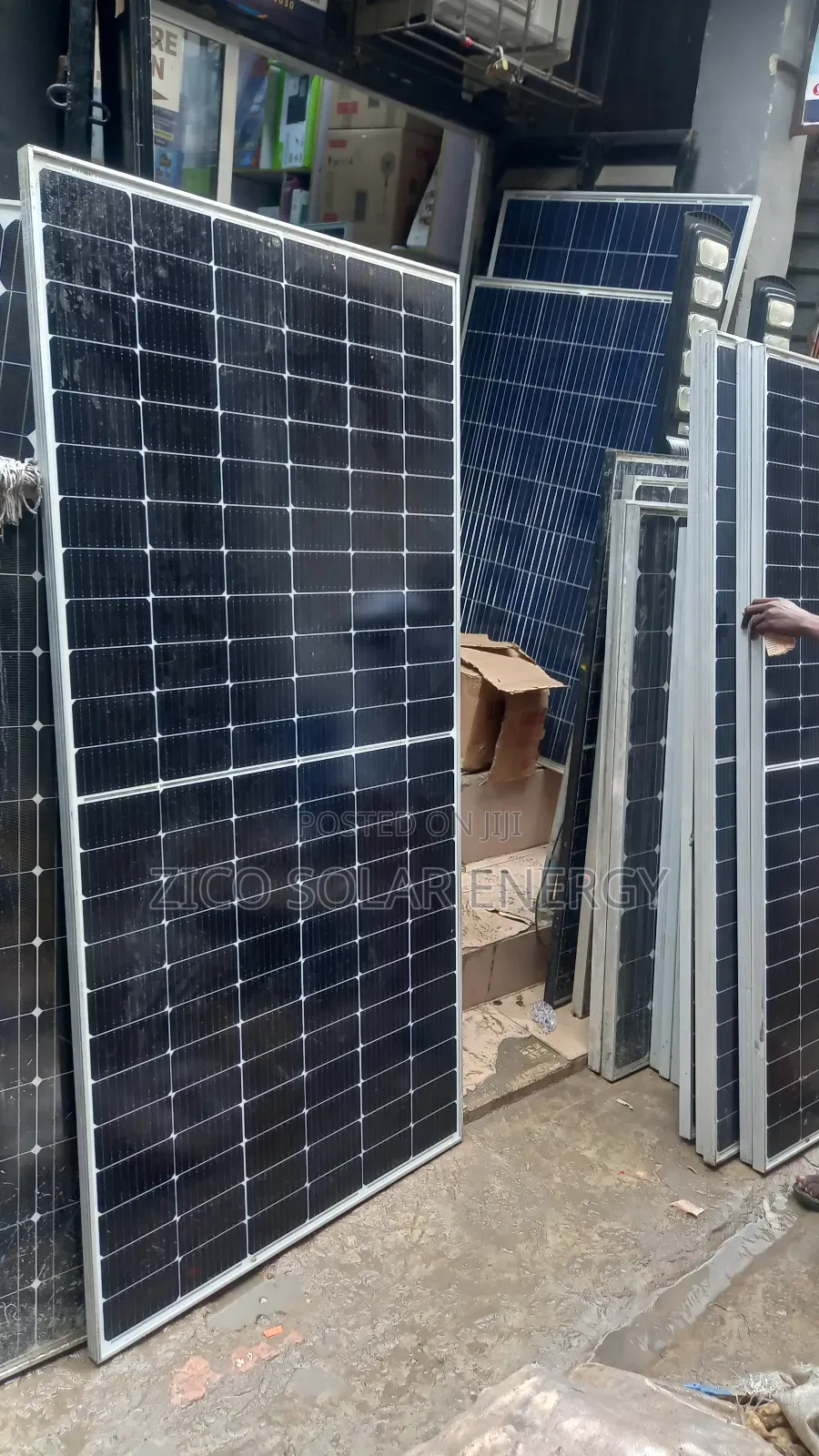 Solar Panels 600watts 144cells