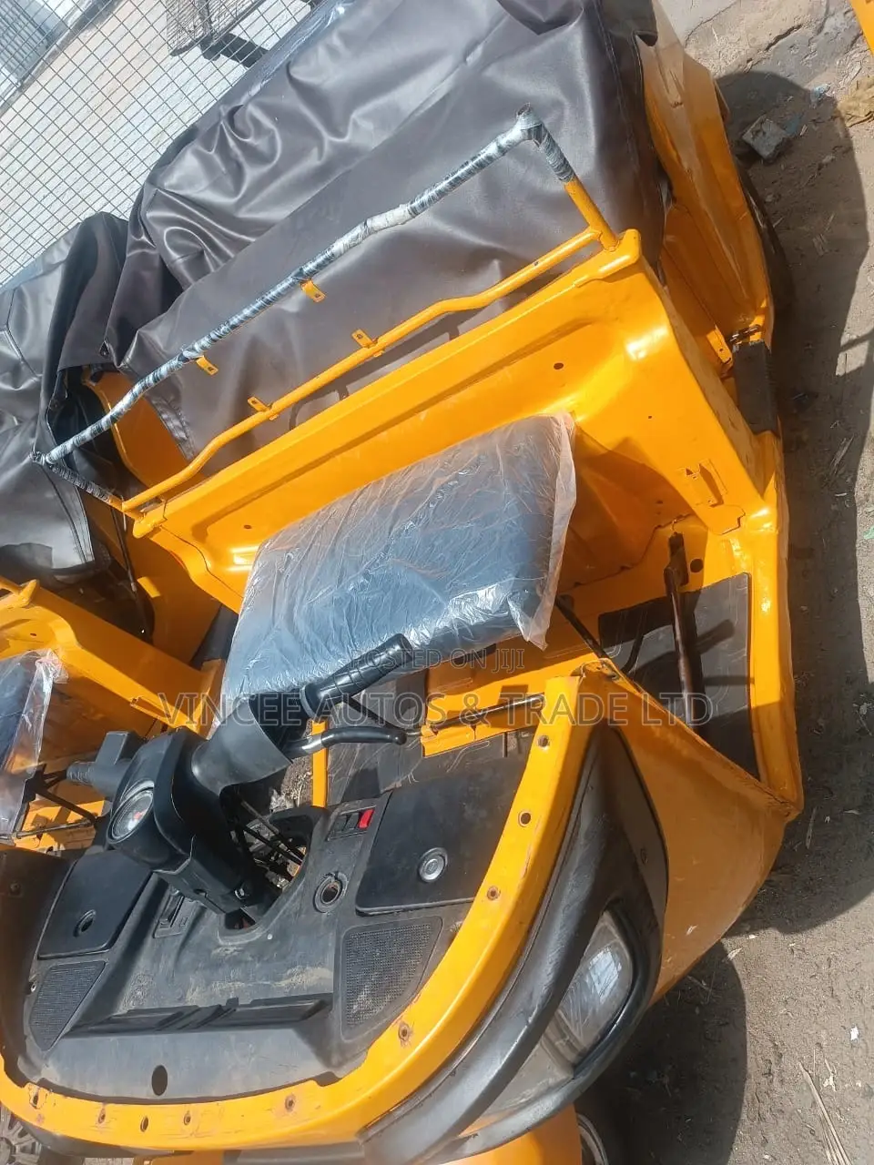 TVS King Deluxe Plus iTouch Start 2022 Yellow