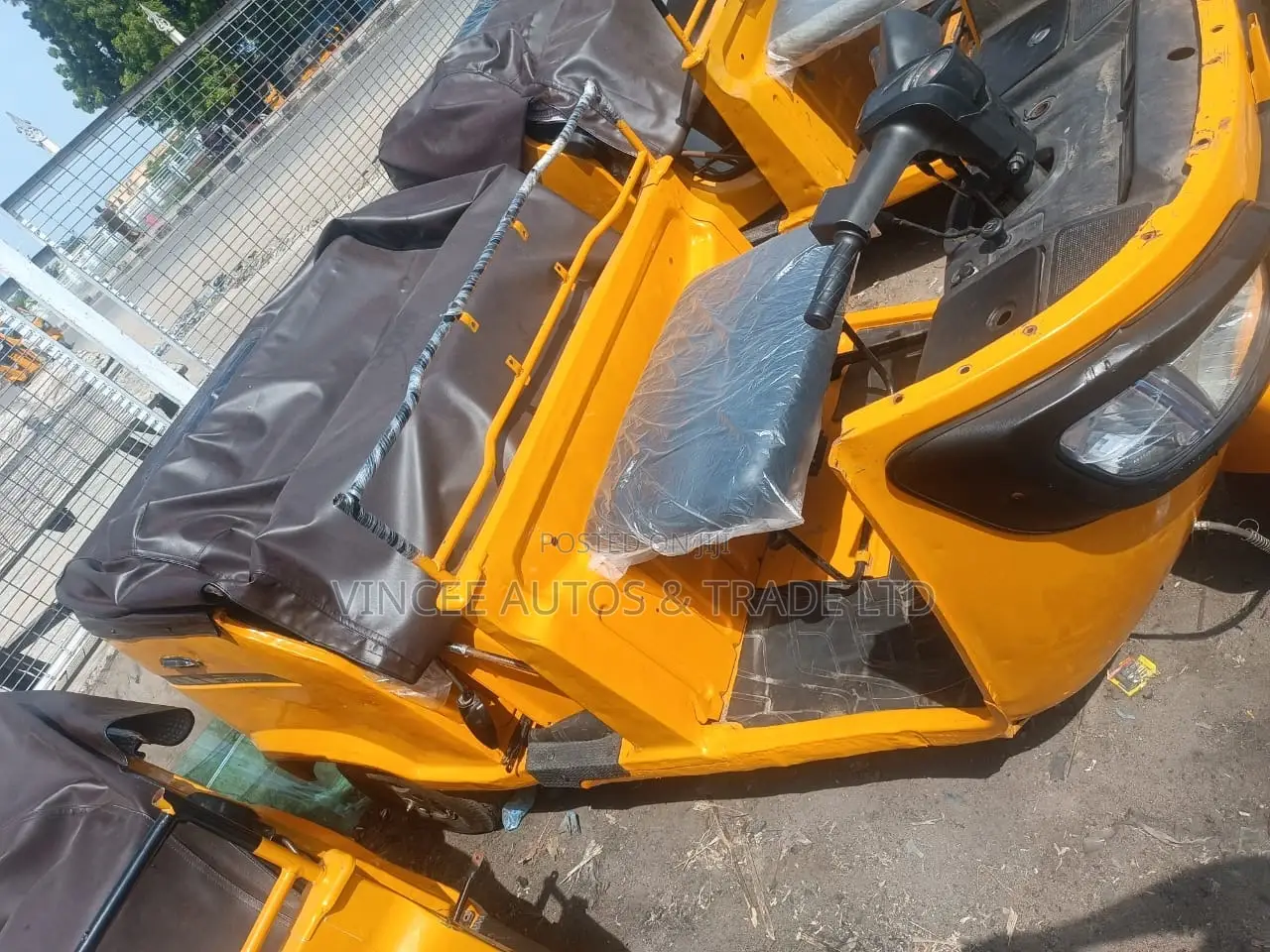 TVS King Deluxe Plus iTouch Start 2022 Yellow