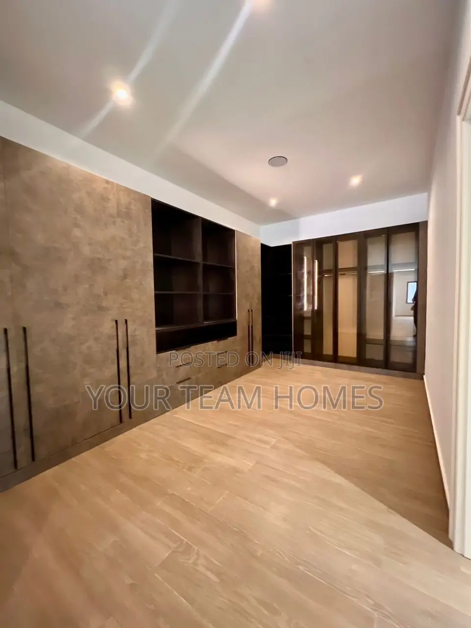 7bdrm Duplex in Asokoro for sale