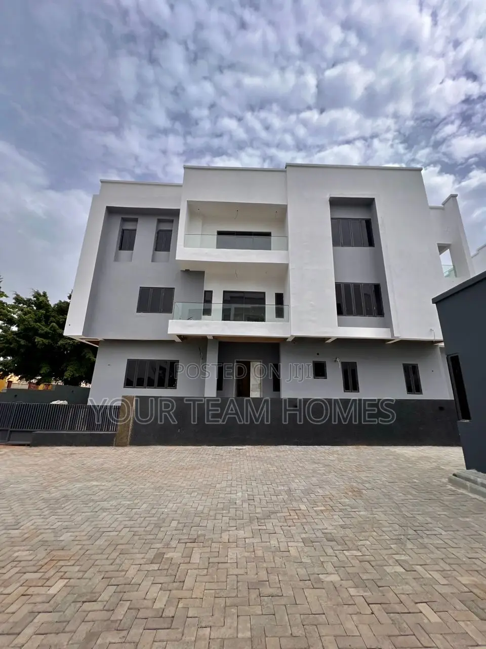 7bdrm Duplex in Asokoro for sale