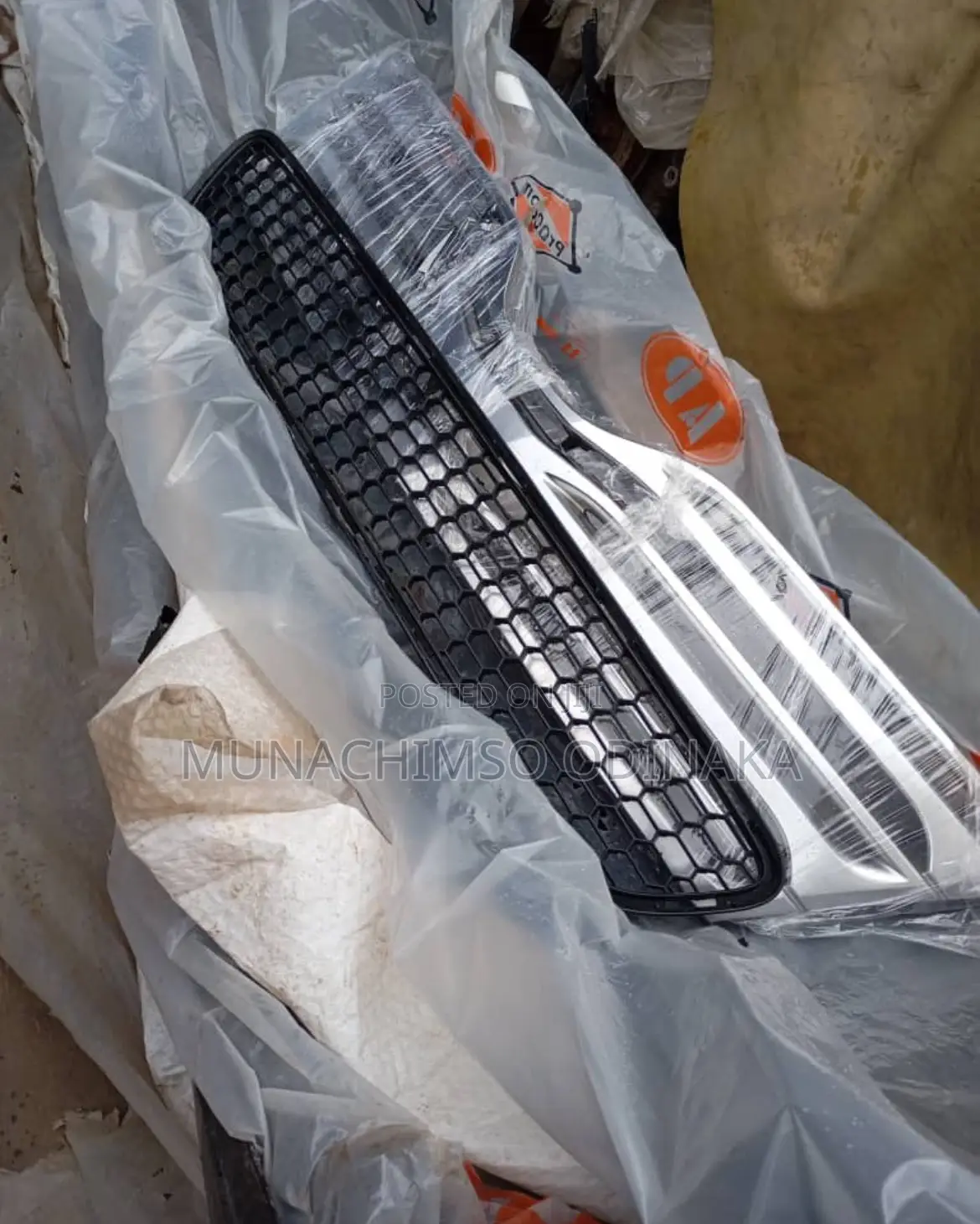 Front and Down Grill Venza 2010
