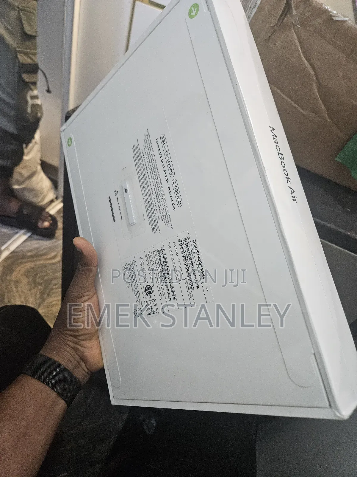 New Laptop Apple MacBook Air 2024 M3 13-inch 8GB Apple M3 SSD 256GB