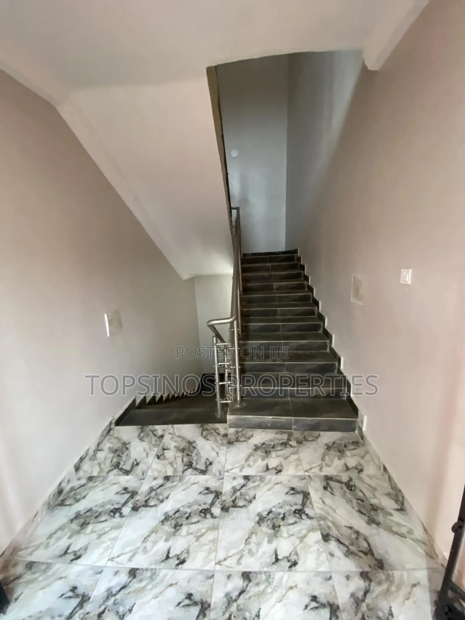 2bdrm Block of Flats in Dawaki for rent