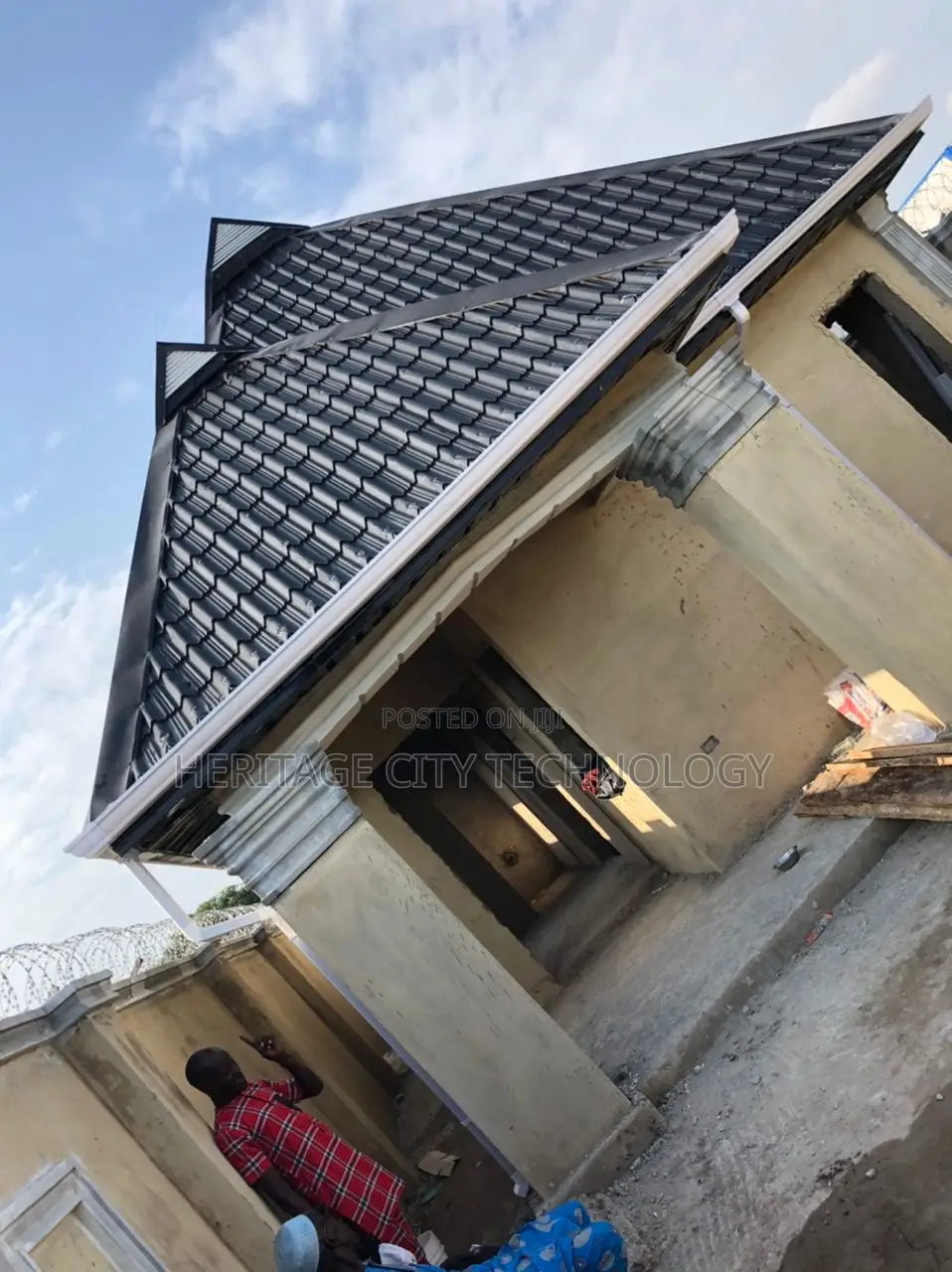 Thick Black Matcopol Design With White Gutter Connectors