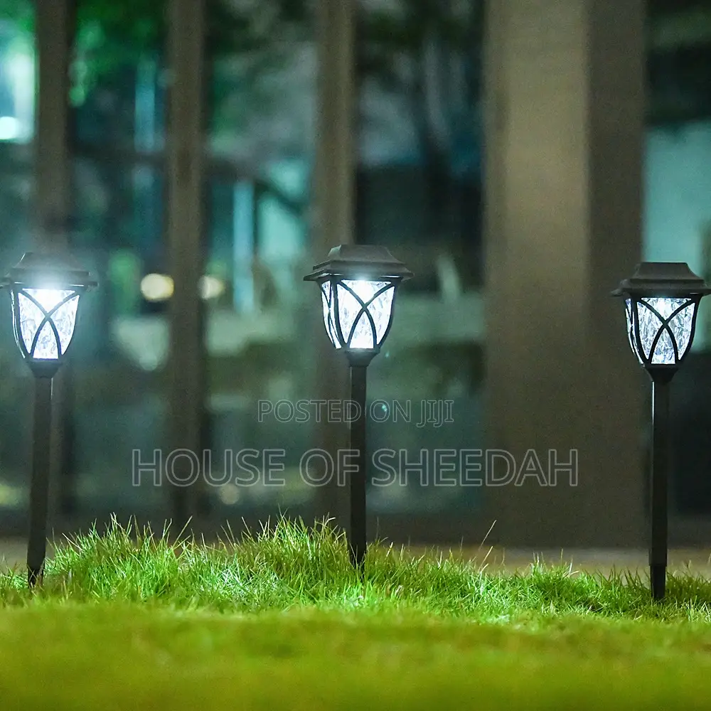 2pcs Solar Power Outdoor/Garden Lawn Light
