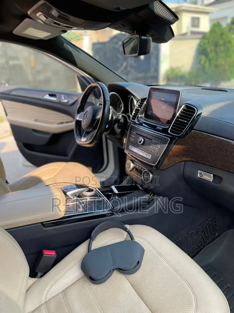 Benz Gle 450 2022 Available for Rent
