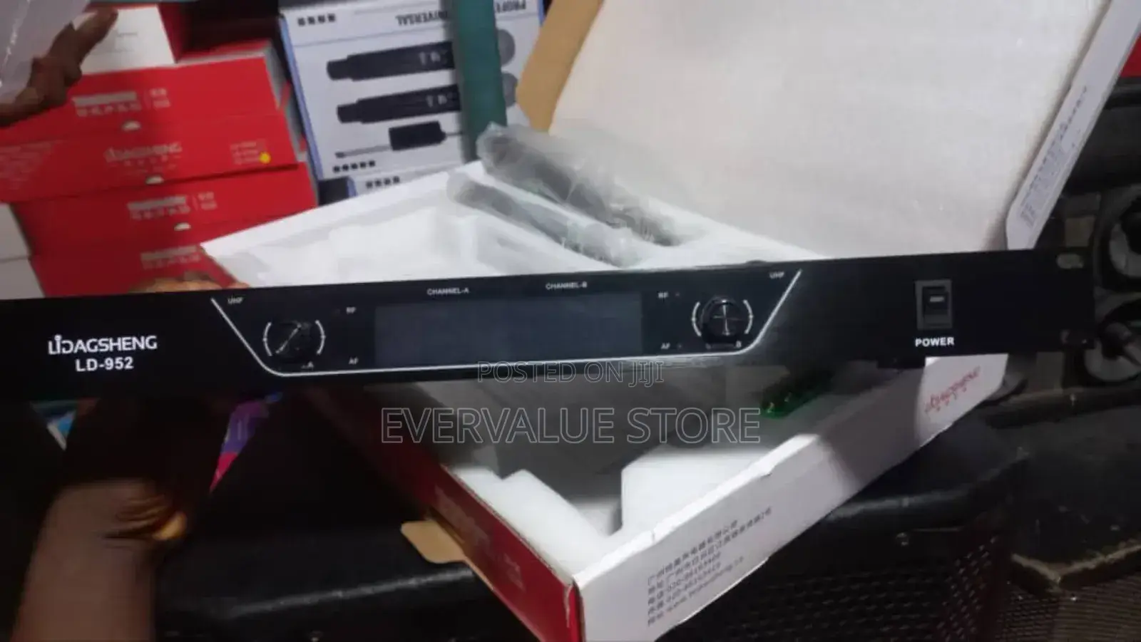 Temeisheng Professional UHF Wireless Microphone