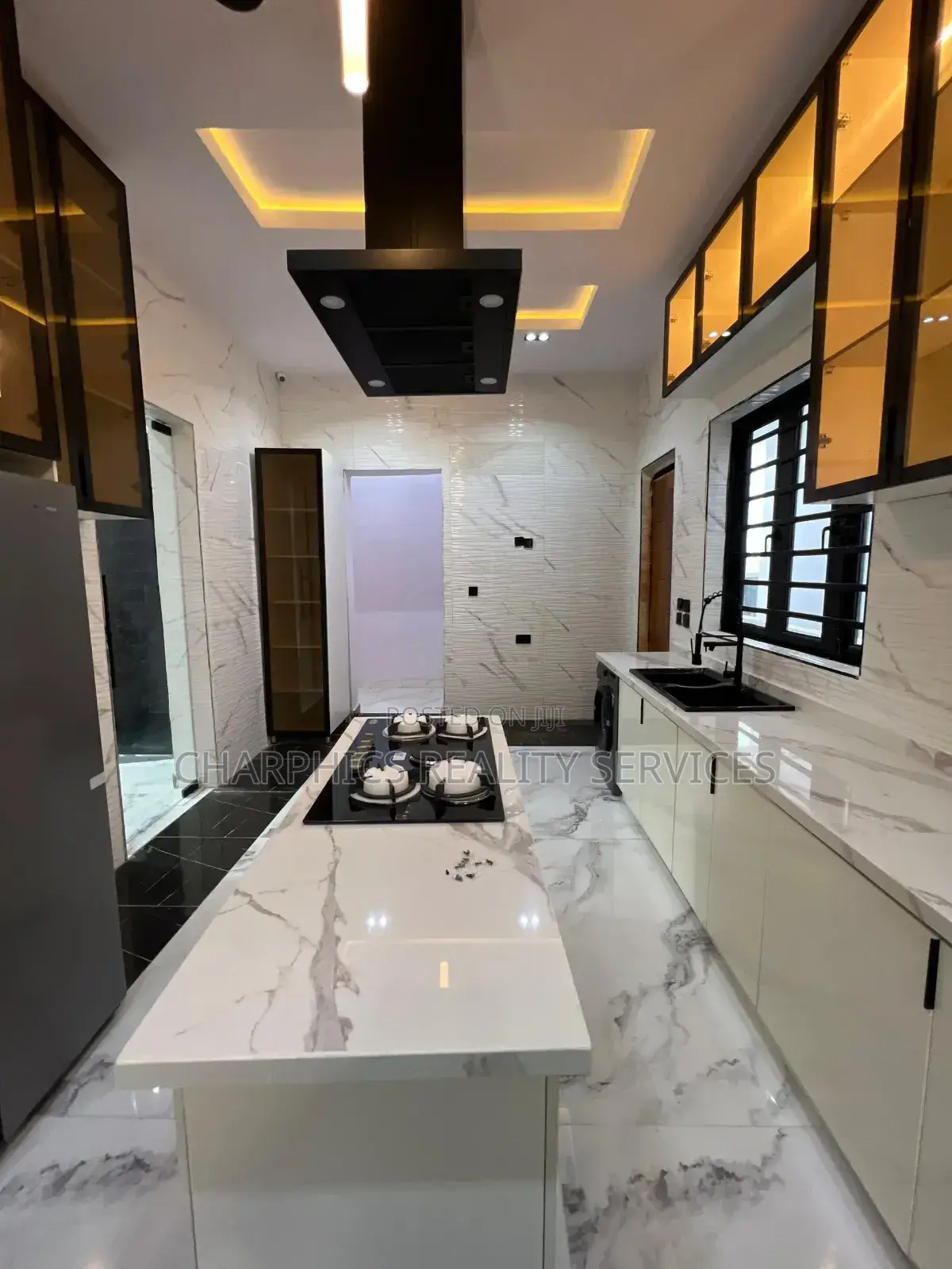 5bdrm Duplex in Ikota for sale