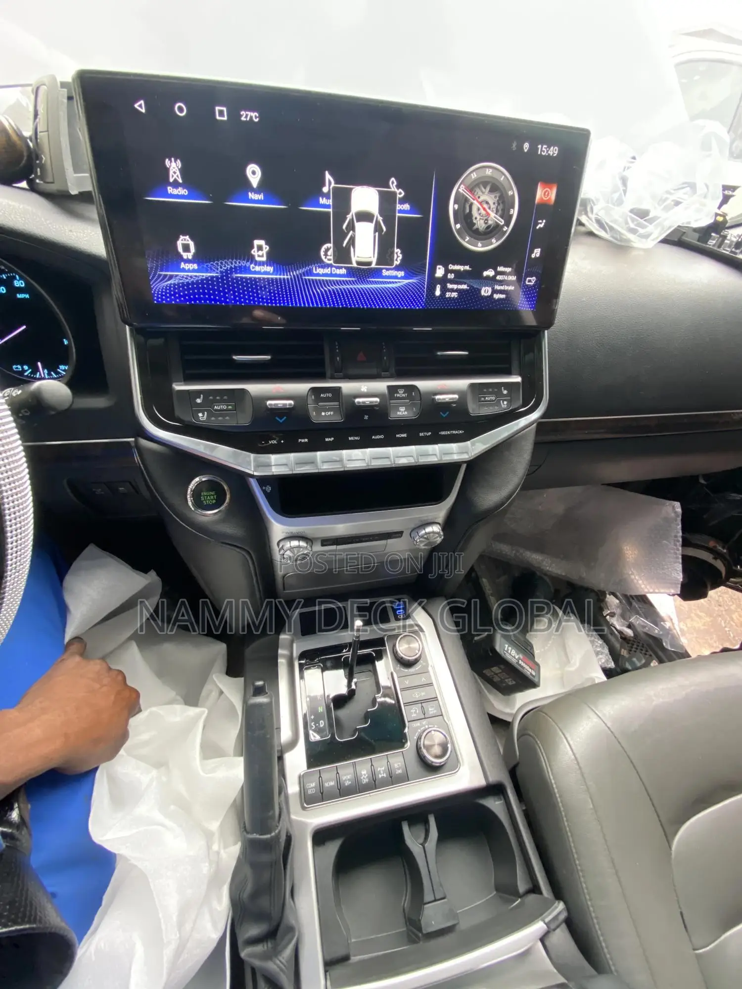 Land Cruiser 2023 Wireless Charging