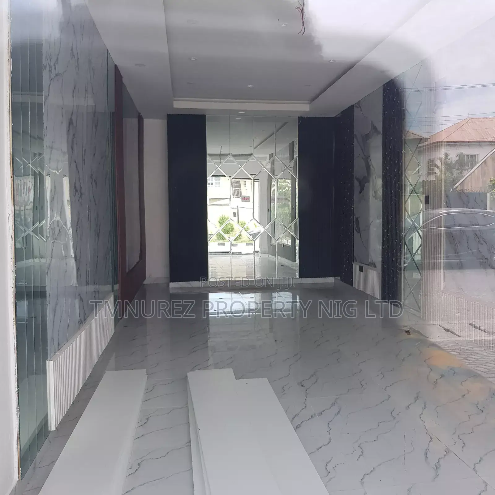 Shop for Rent in a Good Location