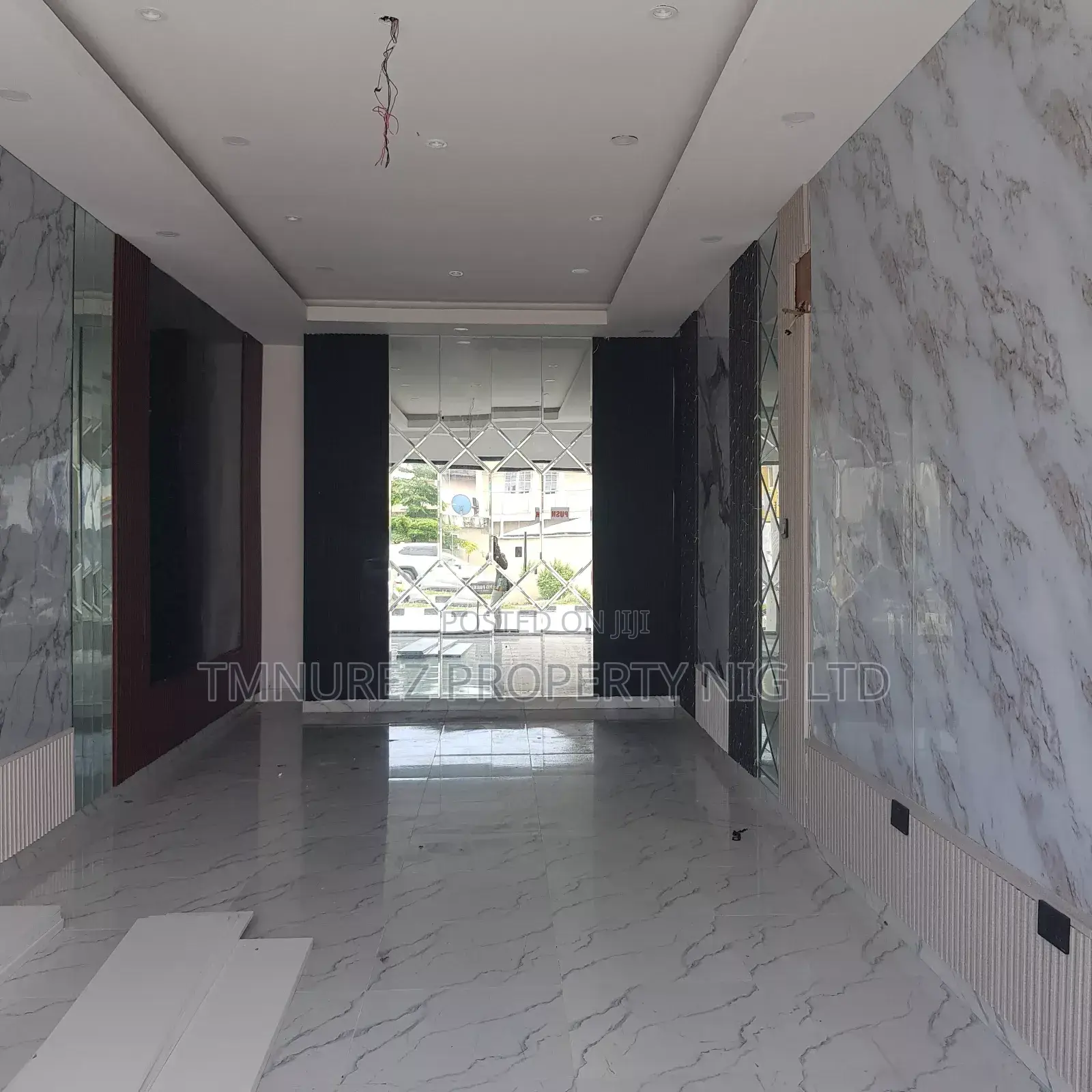 Shop for Rent in a Good Location