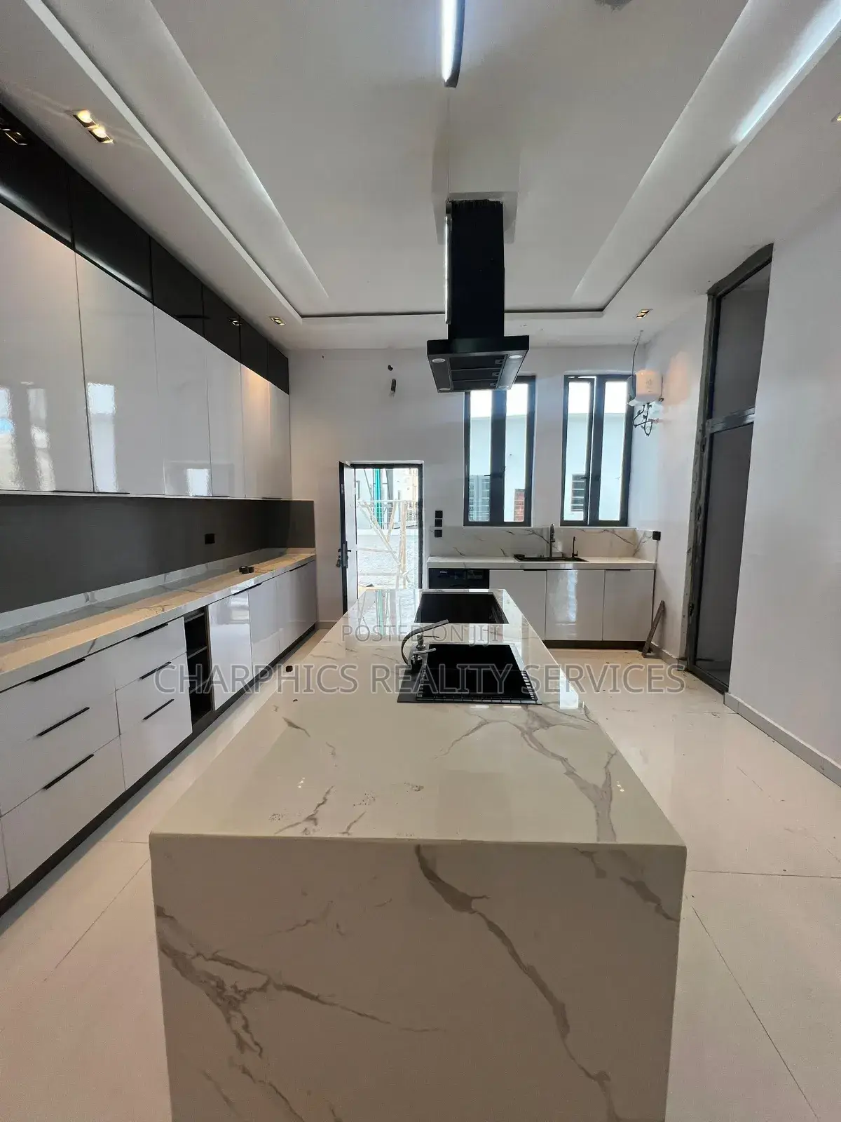 5bdrm Duplex in Ajah for sale