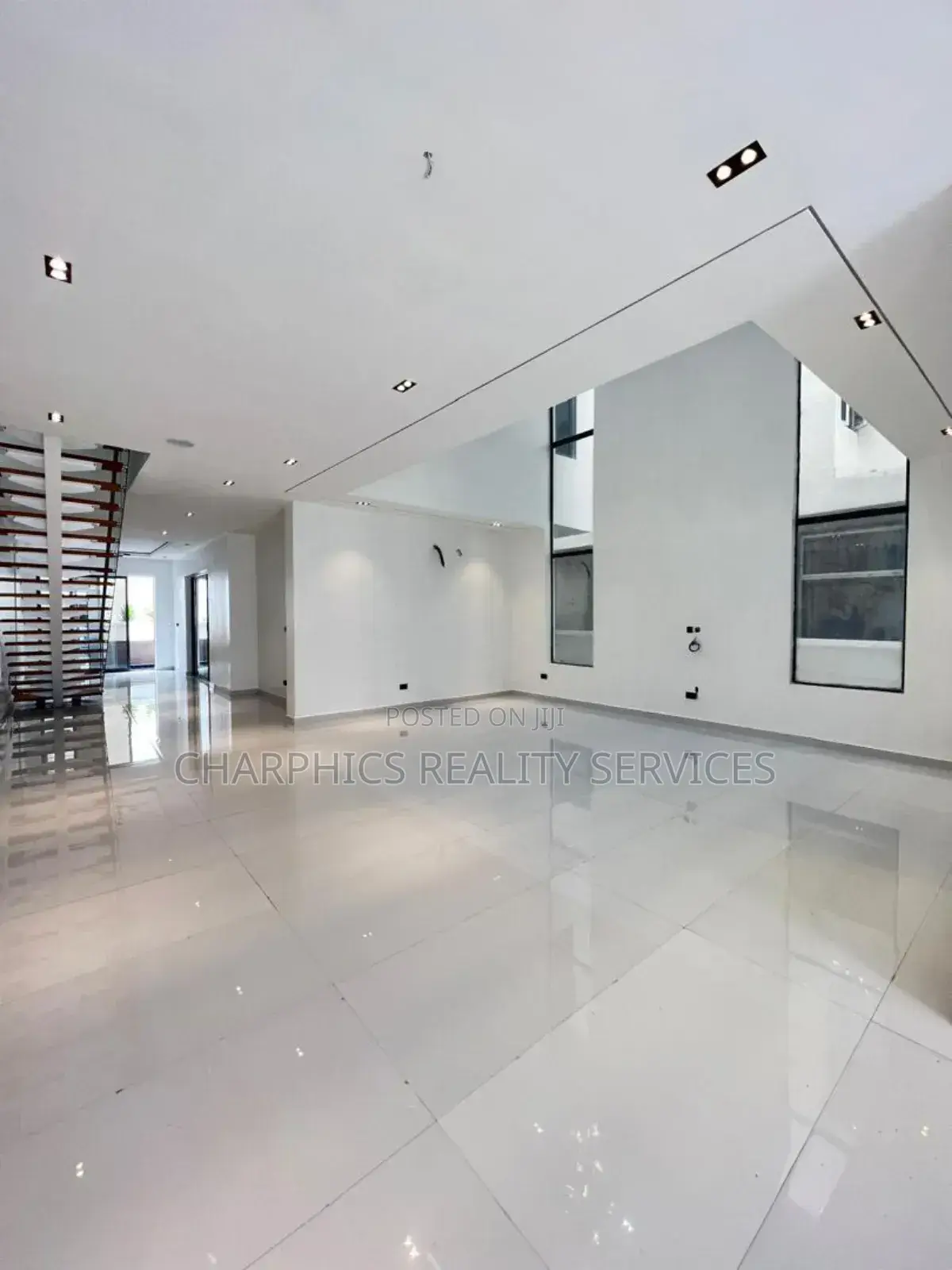 5bdrm Duplex in Lekki for sale