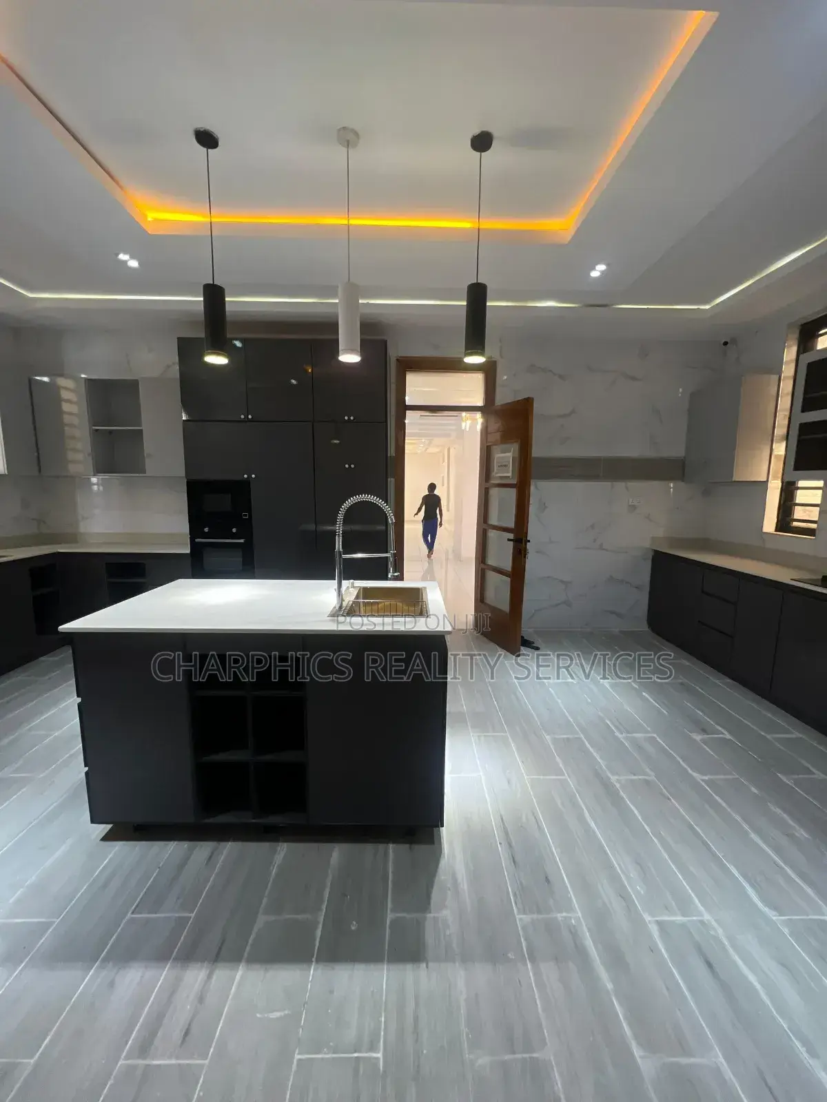5bdrm Duplex in Lekki for sale