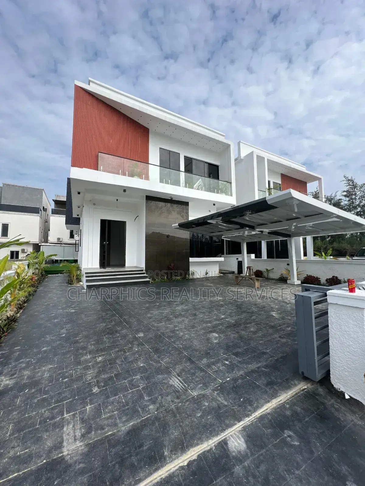 5bdrm Duplex in Lekki for sale