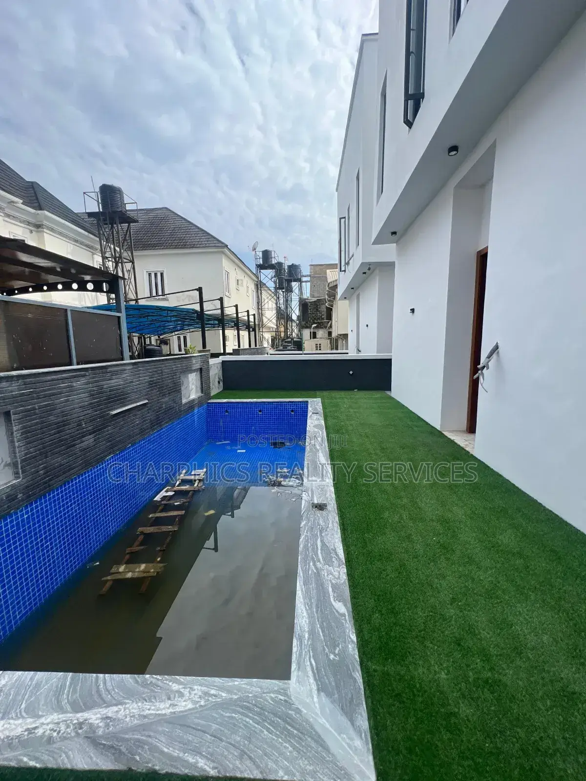 5bdrm Duplex in Lekki for sale