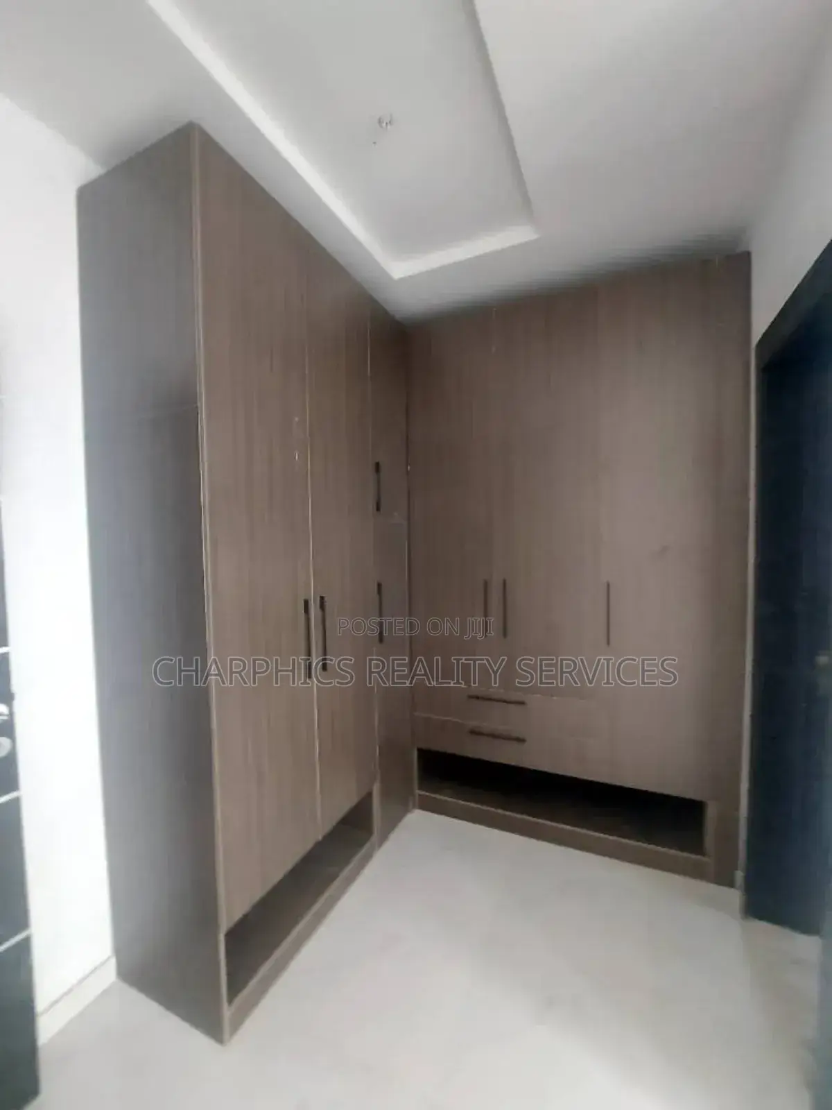 5bdrm Duplex in Magodo for sale