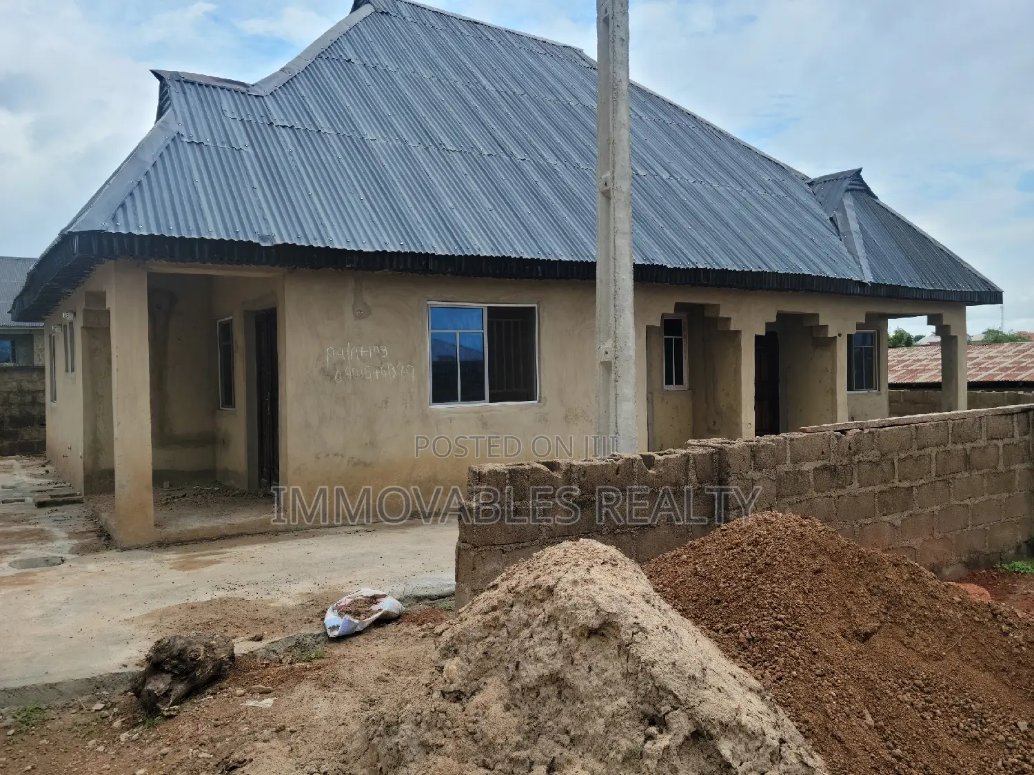 2bdrm Block of Flats in Immovables Realty, Abeokuta North for sale
