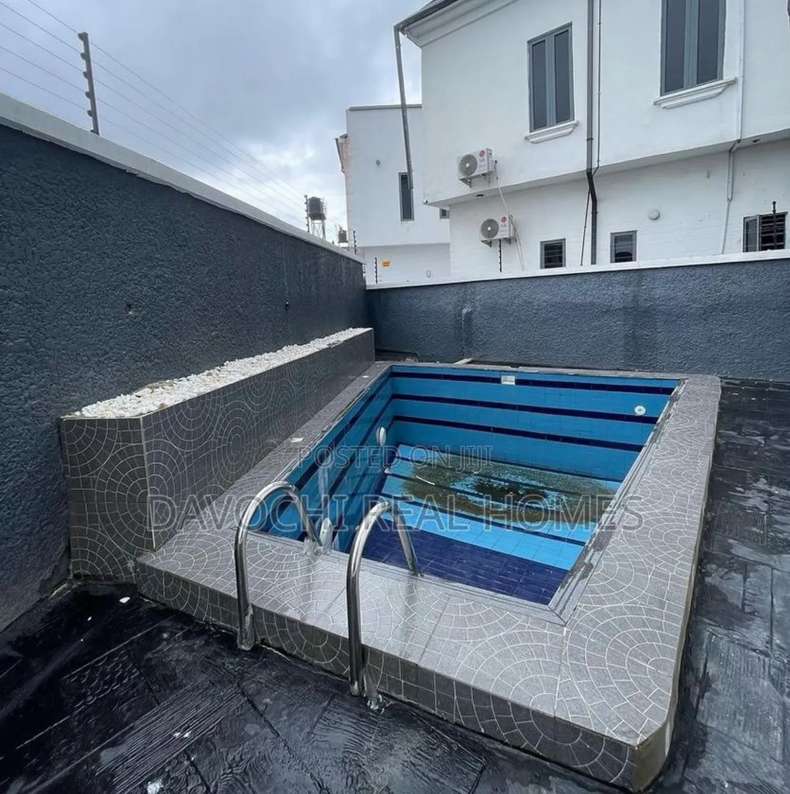 4bdrm Duplex in Lekki Phase 2 for rent