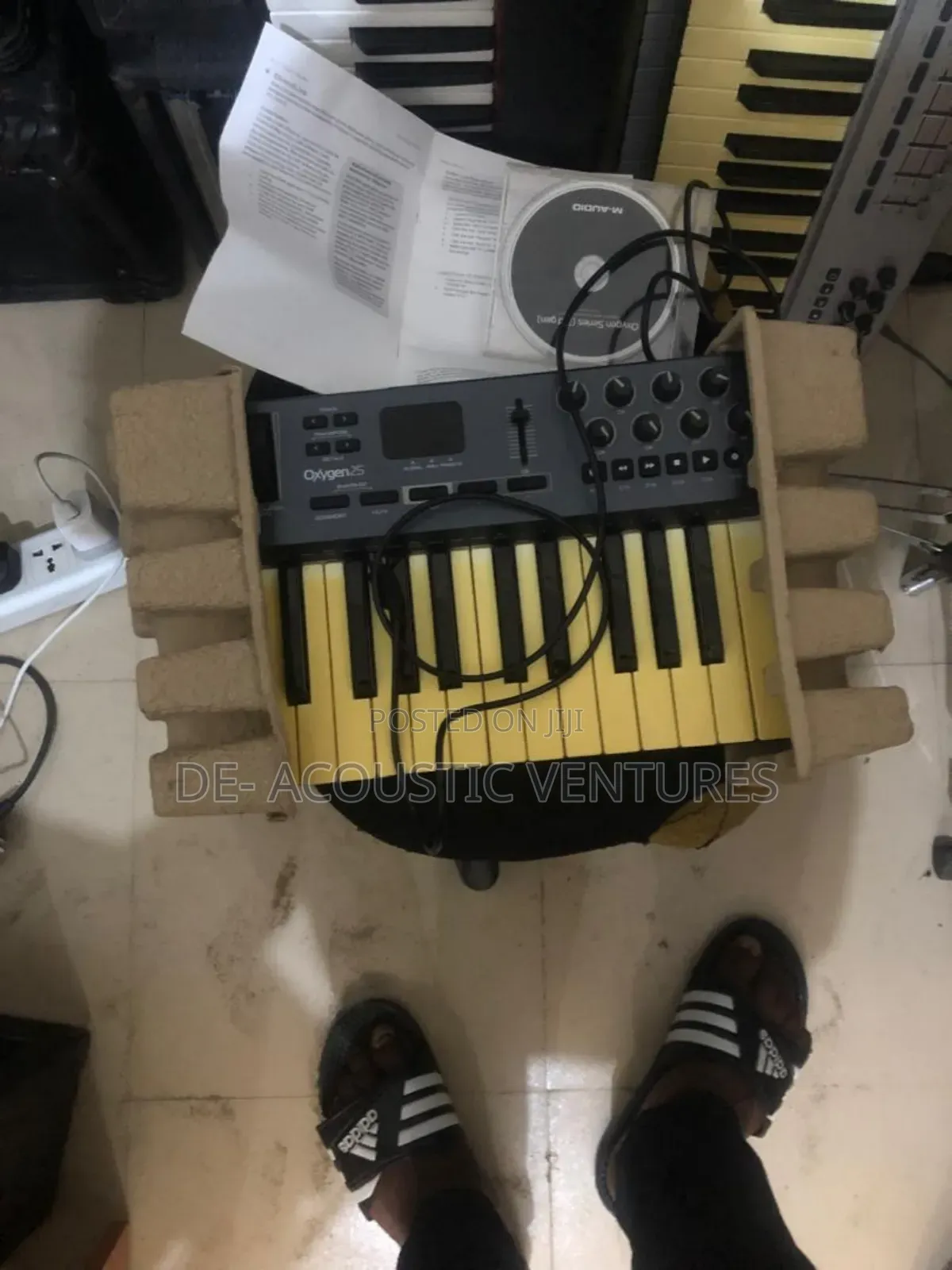 Uk Used 2 Octave Maudio Midi Keyboard