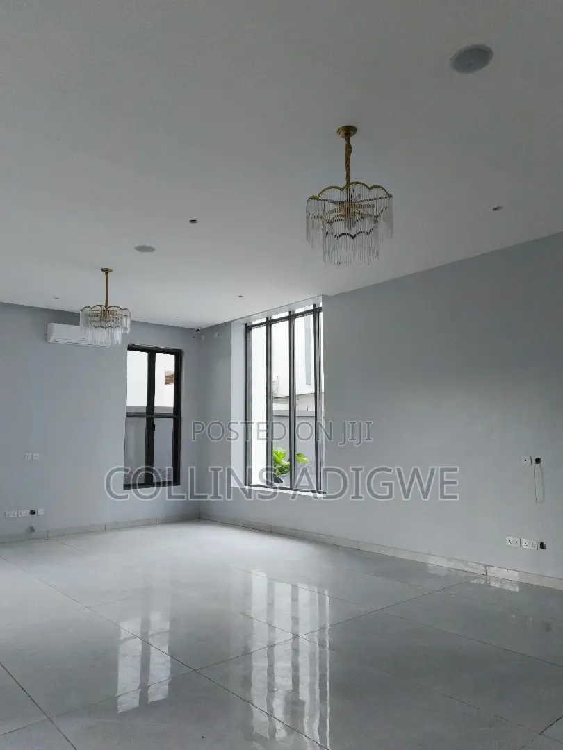 5bdrm Duplex in Ikoyi for sale