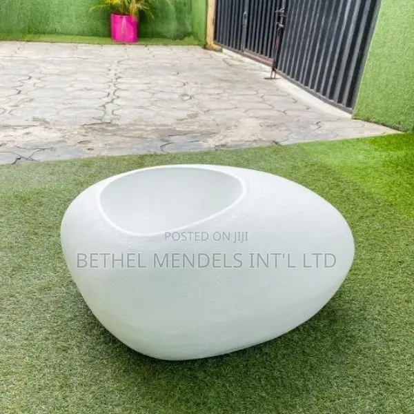 Pebble Pot Fiberglass Flower Pot/Planter for Home Decor