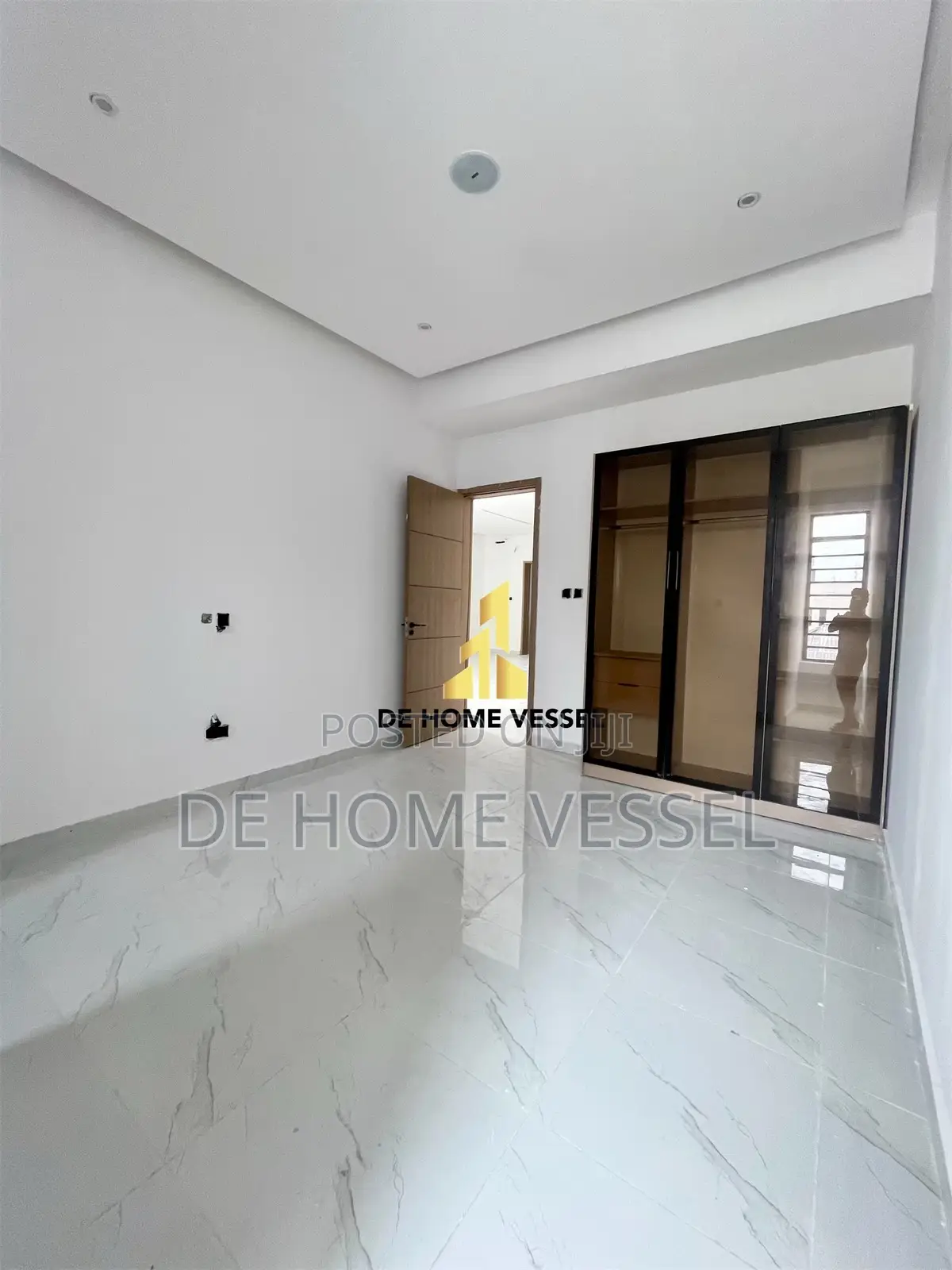 2bdrm Apartment in Lekki Phase 1 for sale