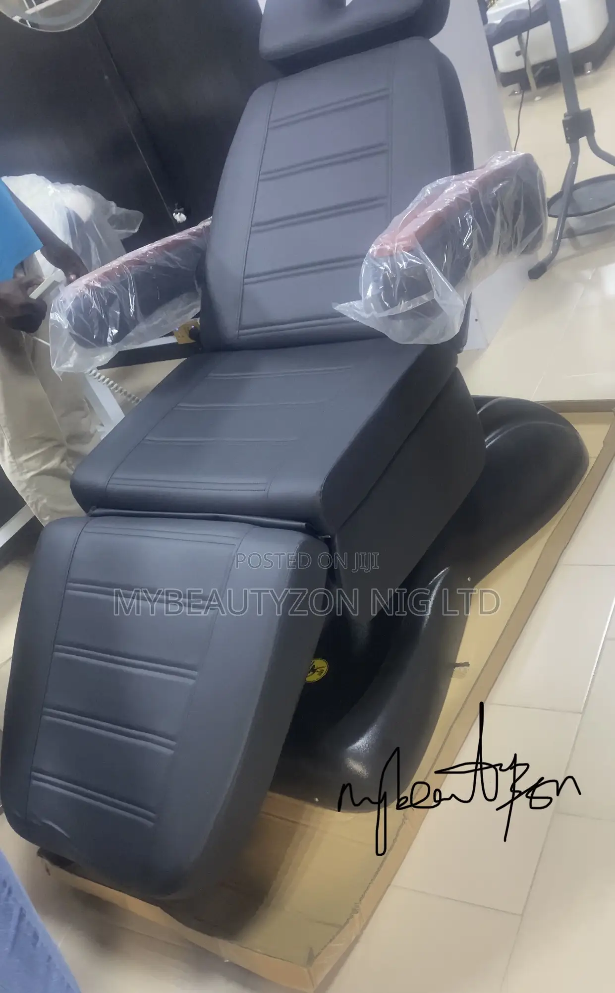 Sophisticated Electric Massage Bed
