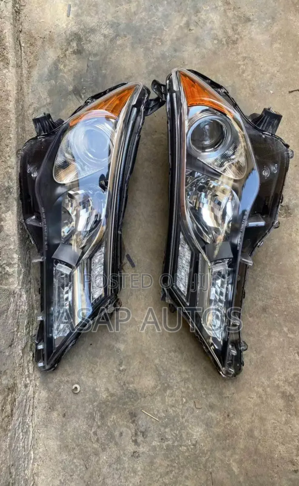 Headlamp for Toyota Rav4 2015