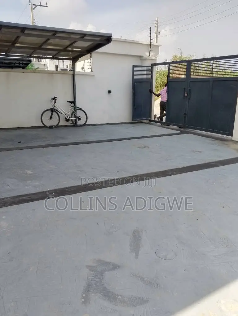 4bdrm Duplex in Vgc Extension for sale