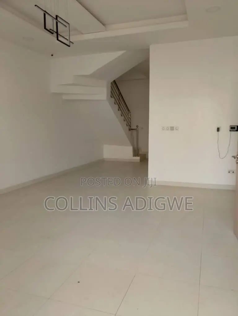 4bdrm Duplex in Vgc Extension for sale