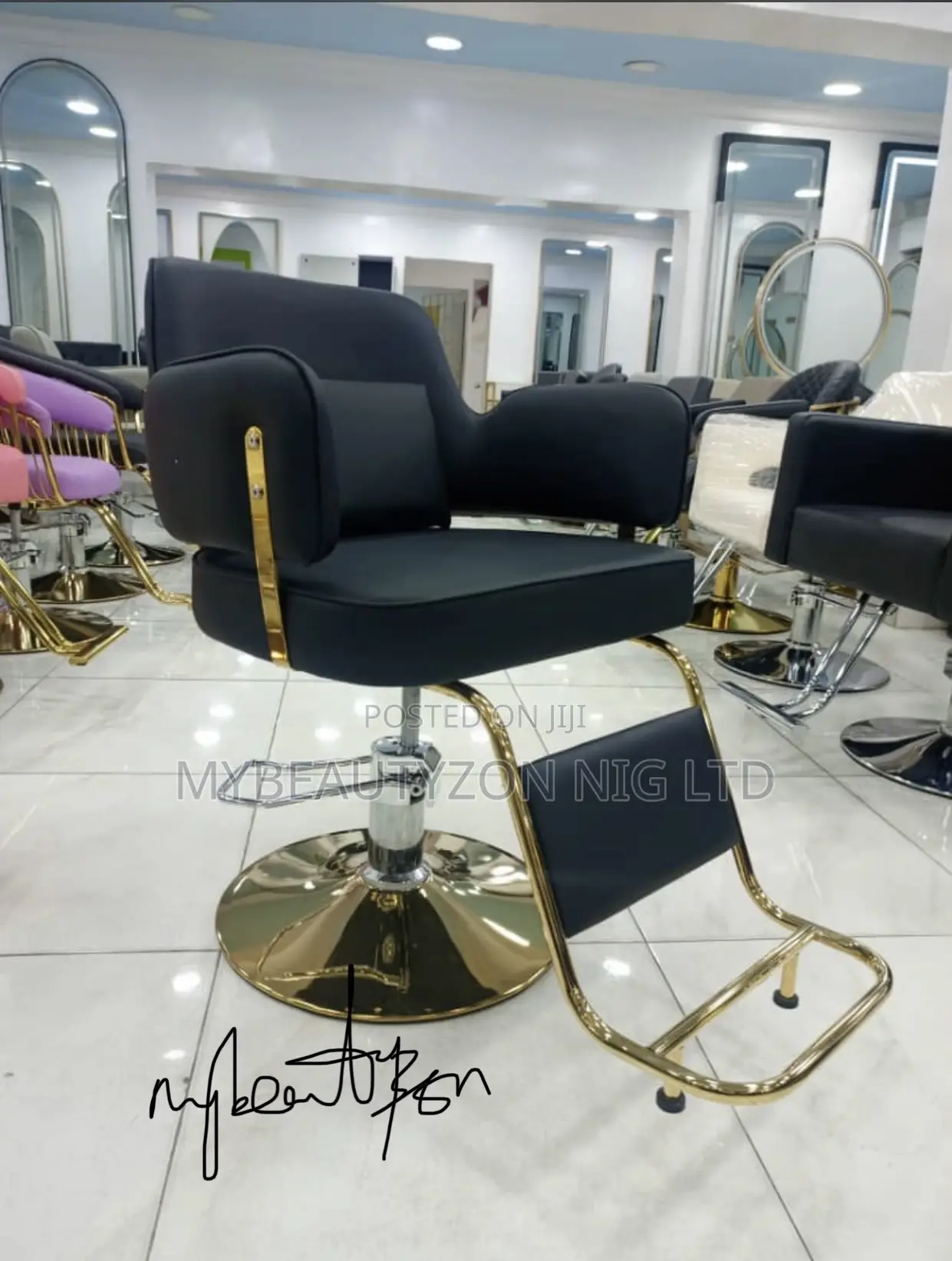 Unisex Salon Chair With Throw Pillow