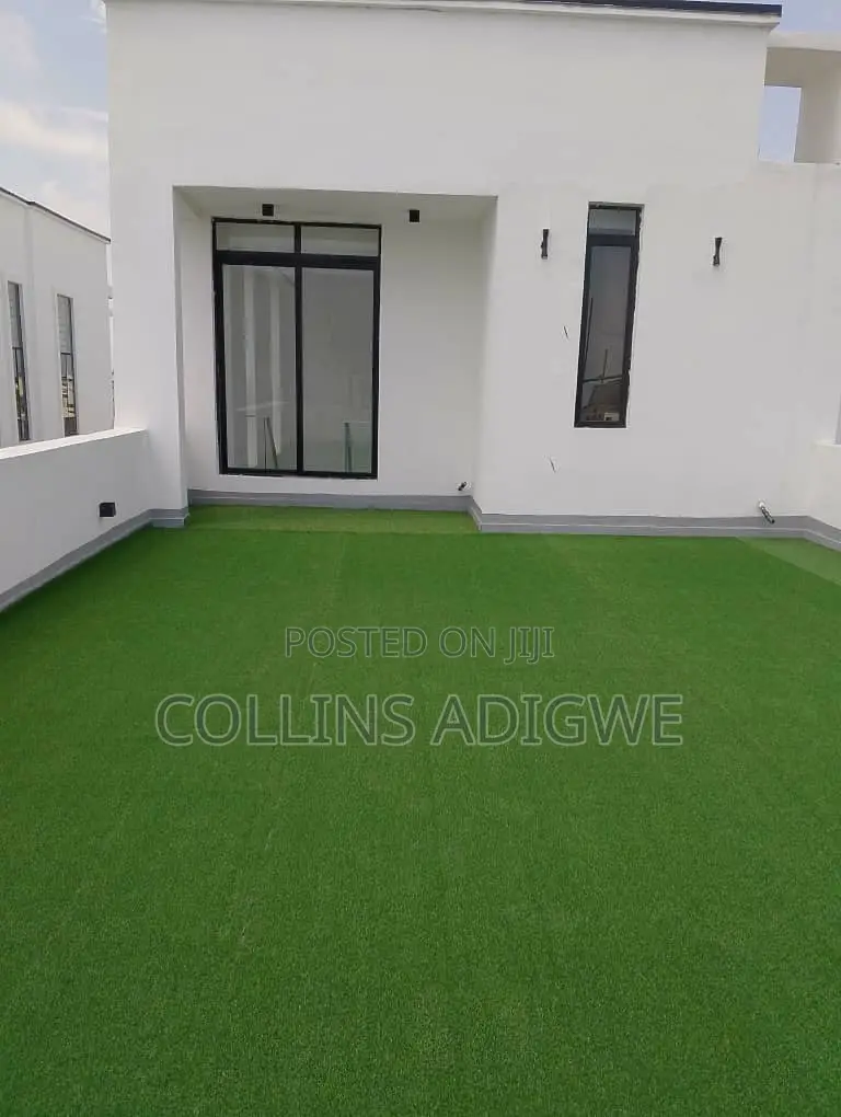 5bdrm Duplex in Vgc for sale