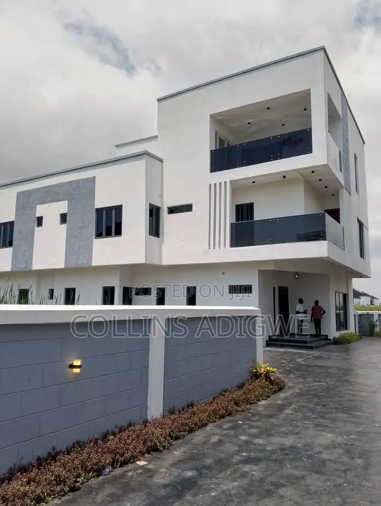 5bdrm Duplex in Vgc Lekki for sale