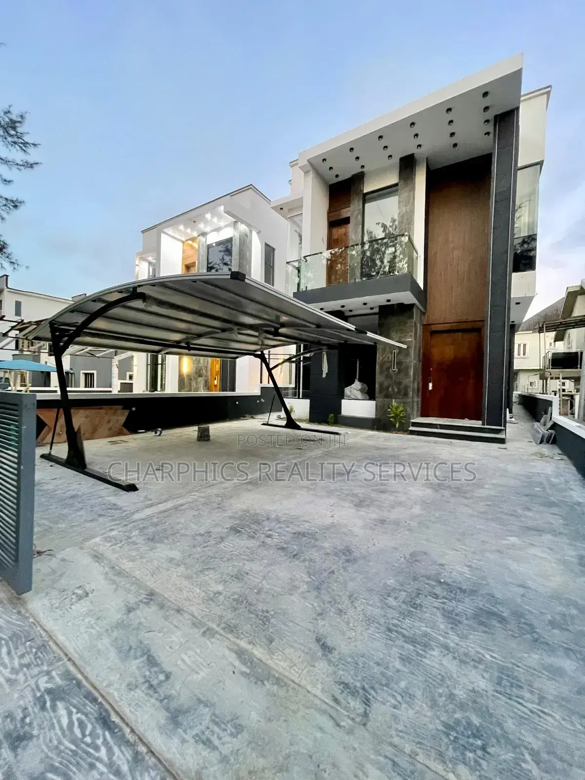 5bdrm Duplex in Lekki for sale