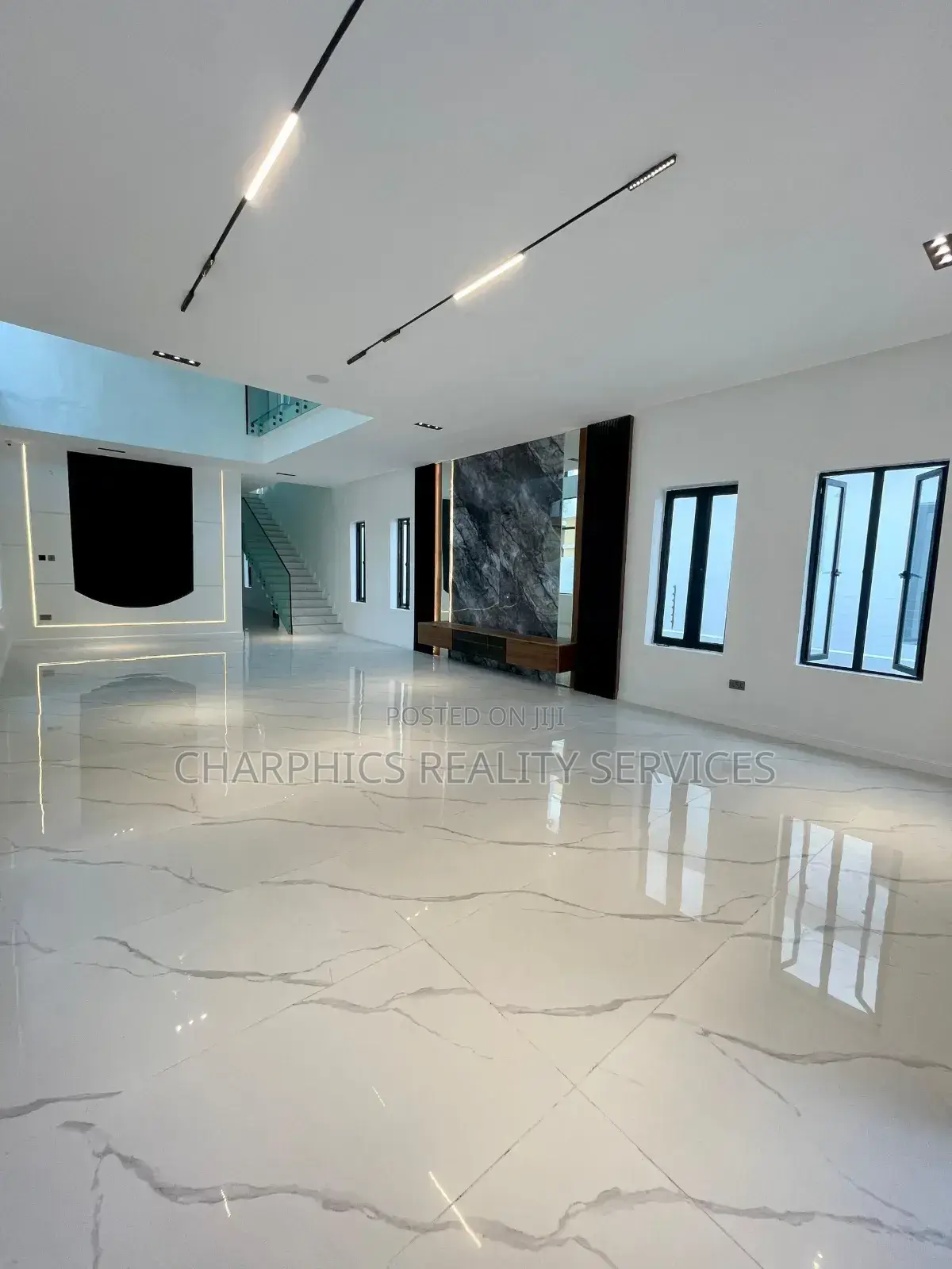 5bdrm Duplex in Lekki for sale