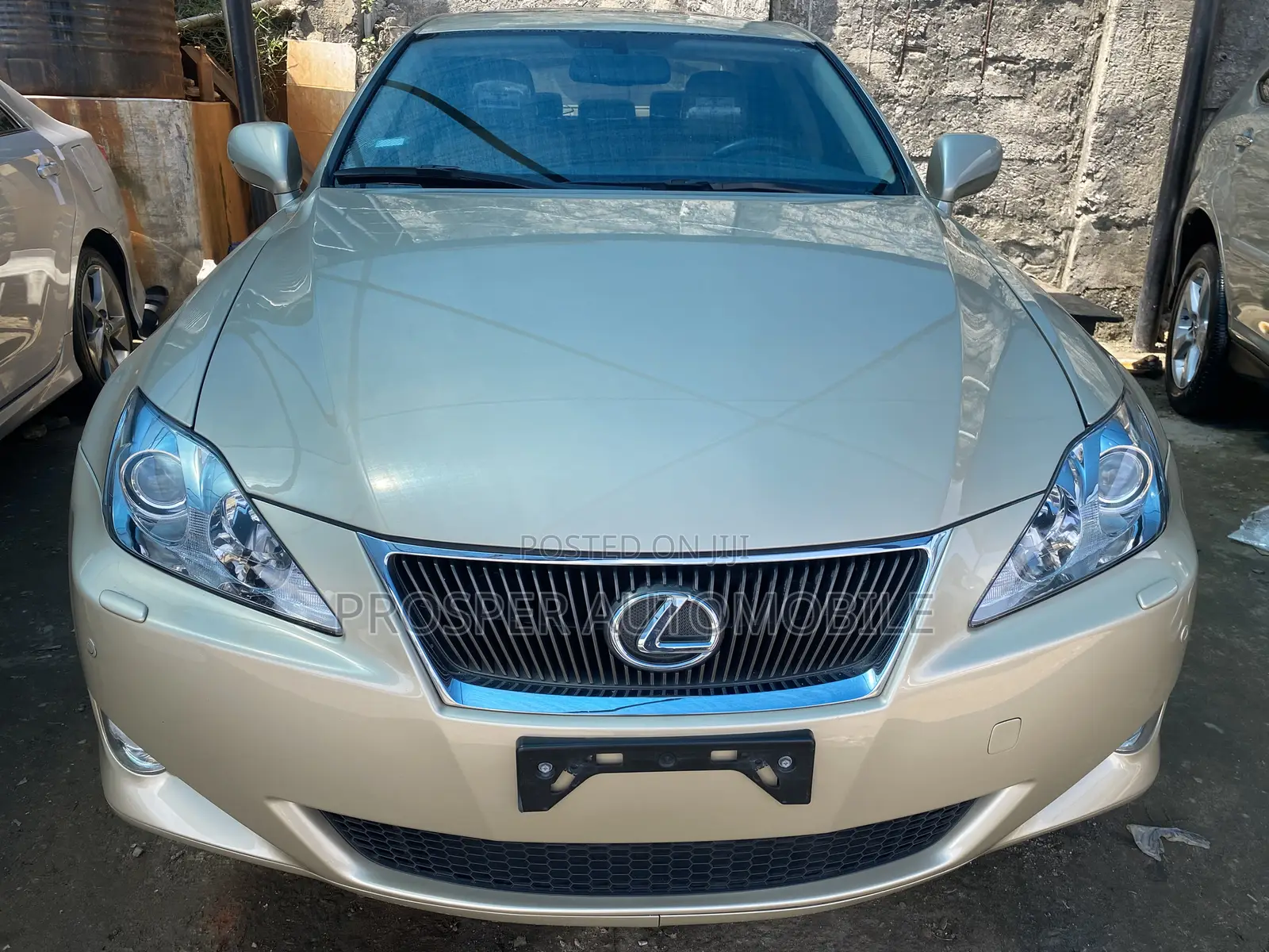Lexus IS 250 2010 Gold